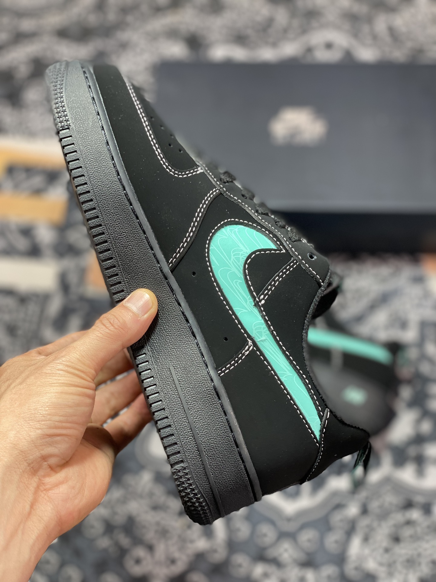 Nike Air Force 1′07 Low Premium ”Cut Out/Tiffany & Co.Blue Mini Swoosh” Air Force One Sneakers ”Matte Black Tiffany Blue Small Double Hook Reflective” FB8971-500