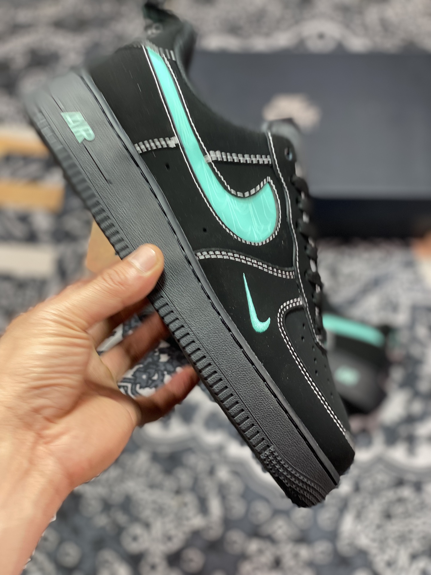 Nike Air Force 1′07 Low Premium ”Cut Out/Tiffany & Co.Blue Mini Swoosh” Air Force One Sneakers ”Matte Black Tiffany Blue Small Double Hook Reflective” FB8971-500