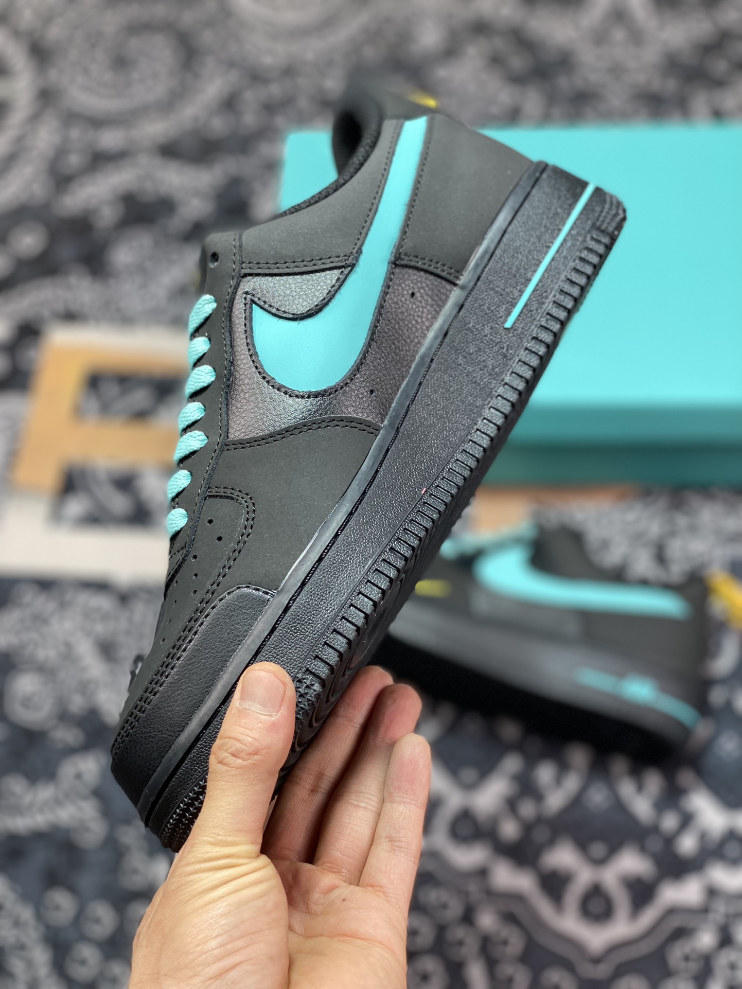 Nike Air Force 1′07 Low Premium ”Cut Out/Tiffany & Co.Blue Mini Swoosh” Air Force One Sneakers ”Leather Black Tiffany Blue Small Double Hook” DV6809-181