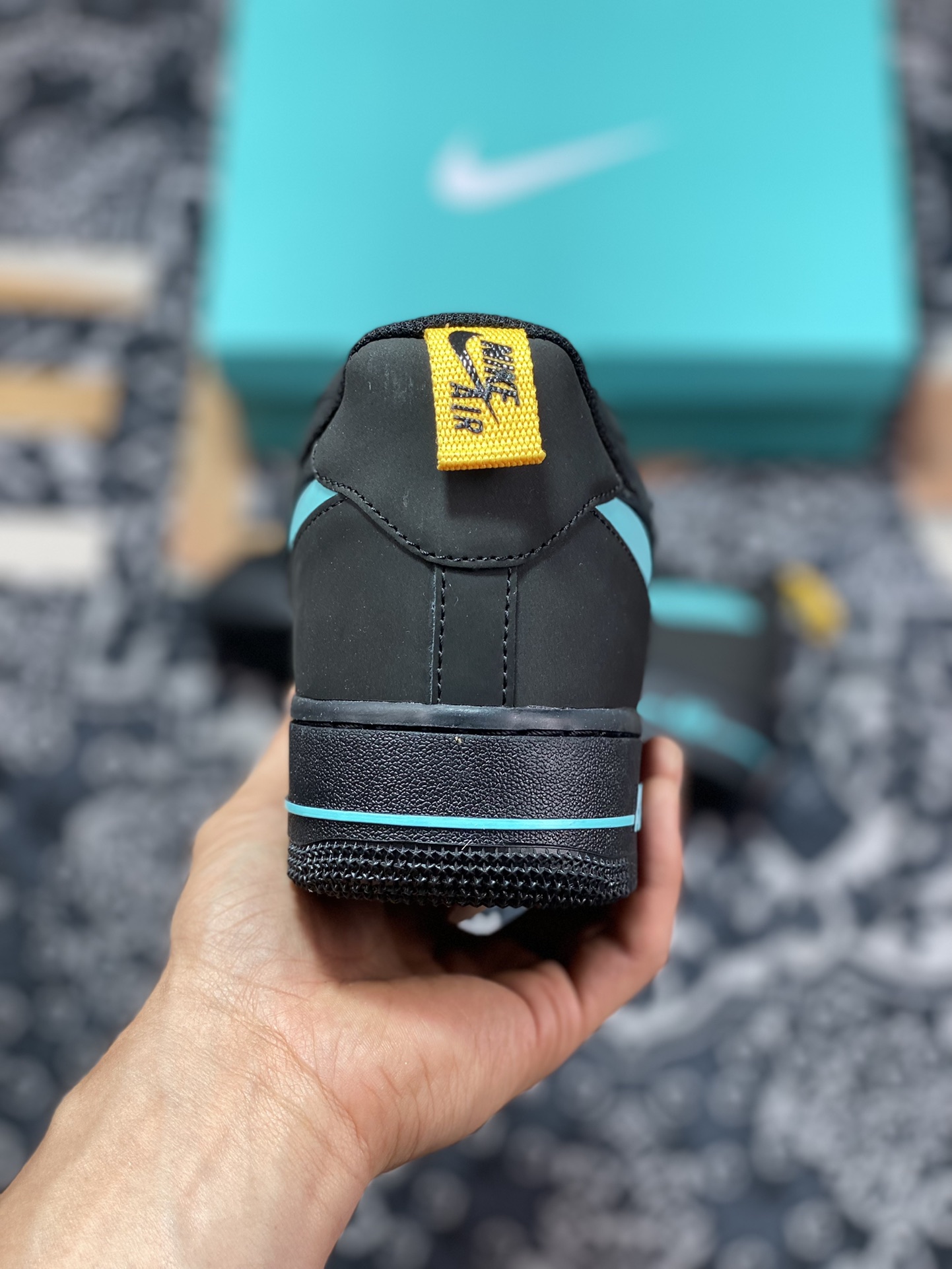 Nike Air Force 1′07 Low Premium ”Cut Out/Tiffany & Co.Blue Mini Swoosh” Air Force One Sneakers ”Leather Black Tiffany Blue Small Double Hook” DV6809-181