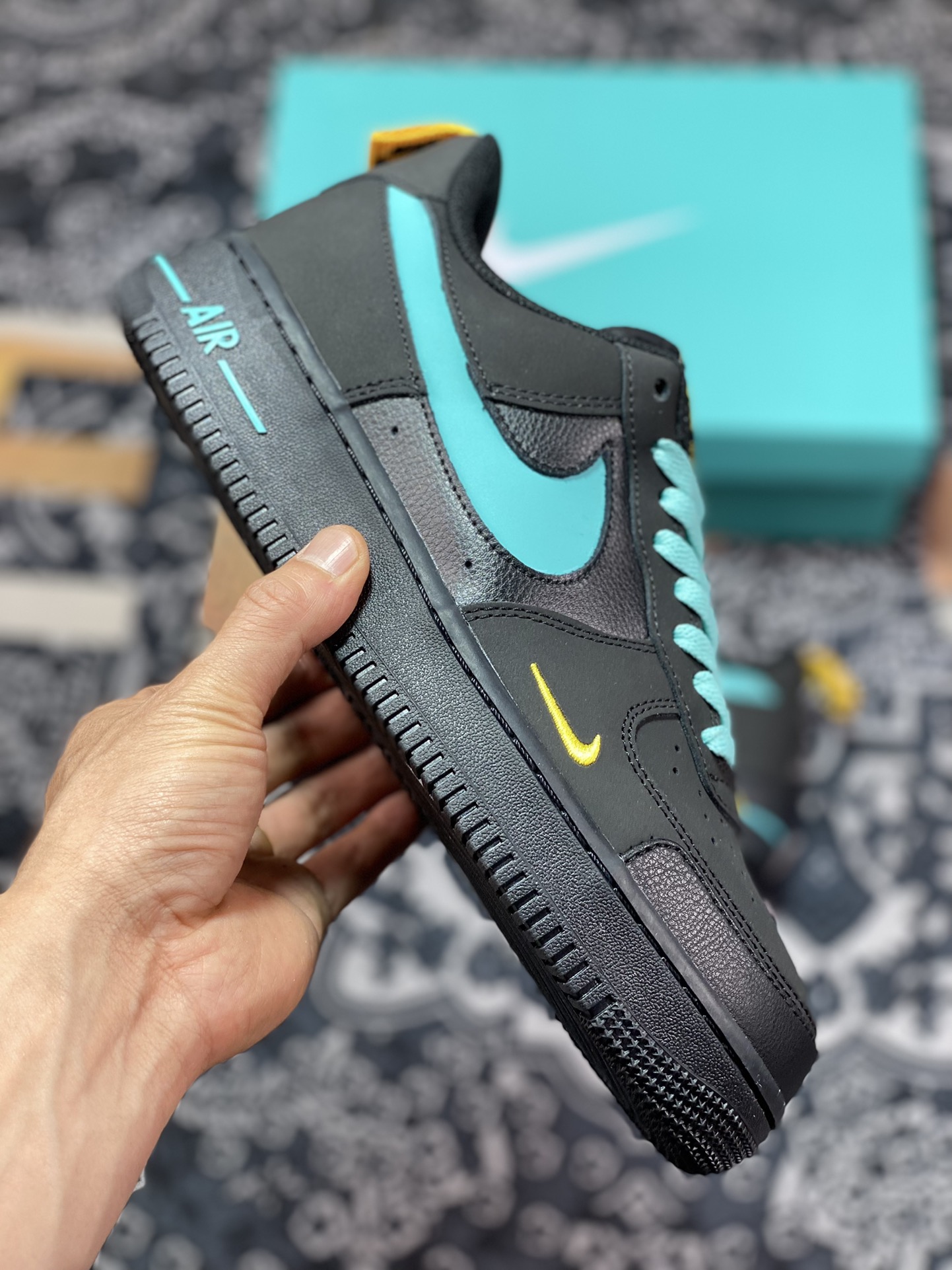 Nike Air Force 1′07 Low Premium ”Cut Out/Tiffany & Co.Blue Mini Swoosh” Air Force One Sneakers ”Leather Black Tiffany Blue Small Double Hook” DV6809-181