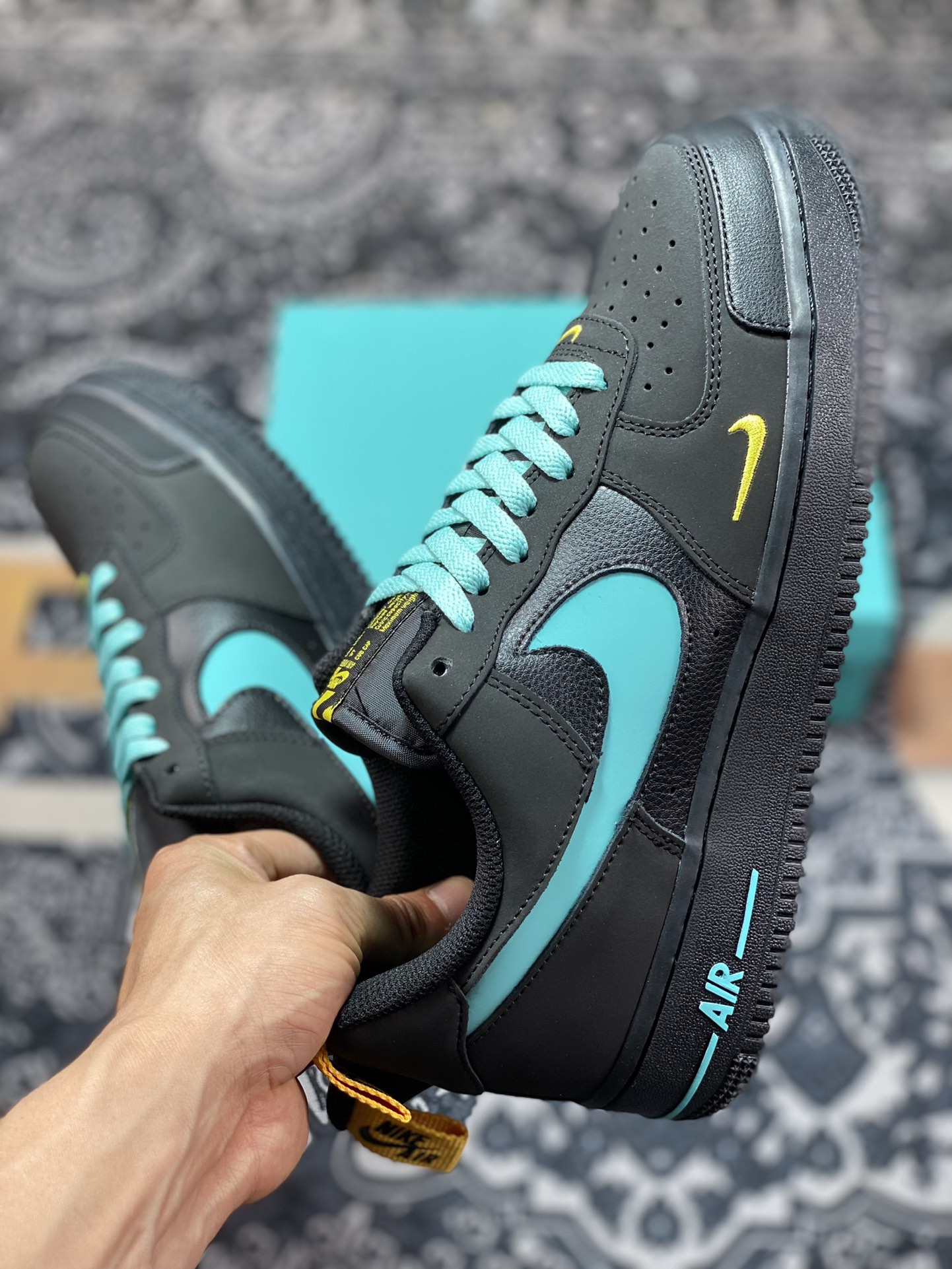 Nike Air Force 1′07 Low Premium ”Cut Out/Tiffany & Co.Blue Mini Swoosh” Air Force One Sneakers ”Leather Black Tiffany Blue Small Double Hook” DV6809-181