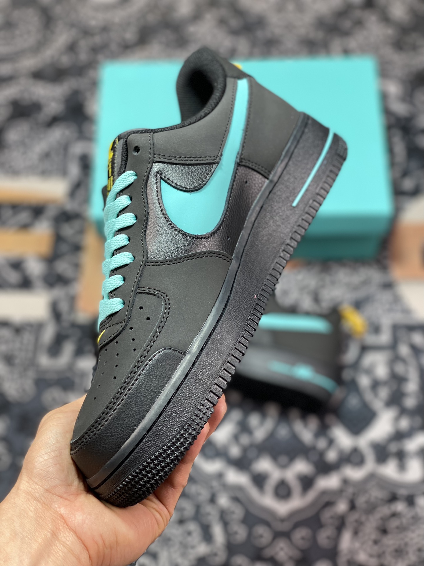 Nike Air Force 1′07 Low Premium ”Cut Out/Tiffany & Co.Blue Mini Swoosh” Air Force One Sneakers ”Leather Black Tiffany Blue Small Double Hook” DV6809-181