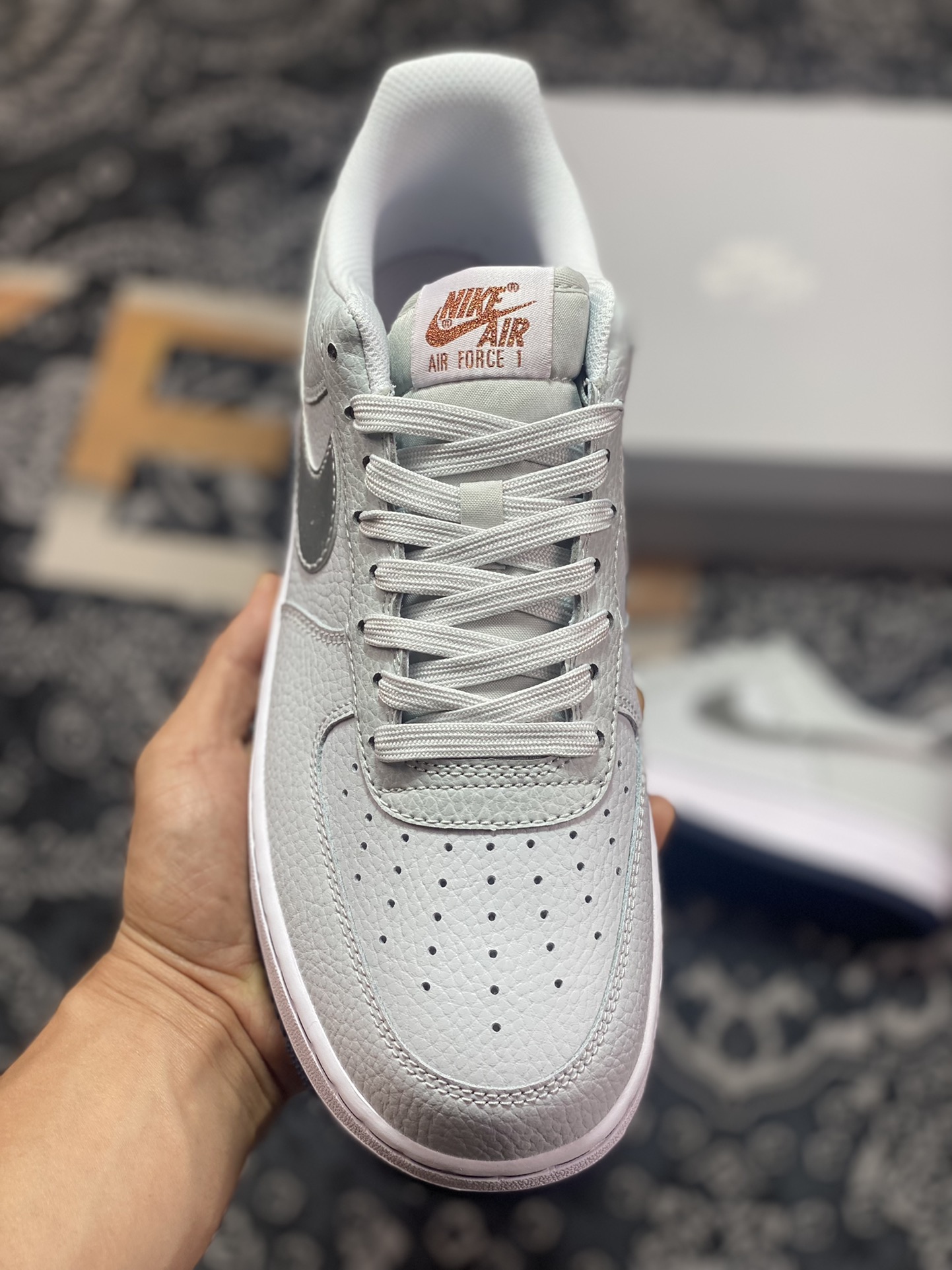 Nike Wmns Air Force 1'07 Low GS ”White Aura” Air Force One Sneakers ”Leather Light Gray Silver Hook” CT3839-004