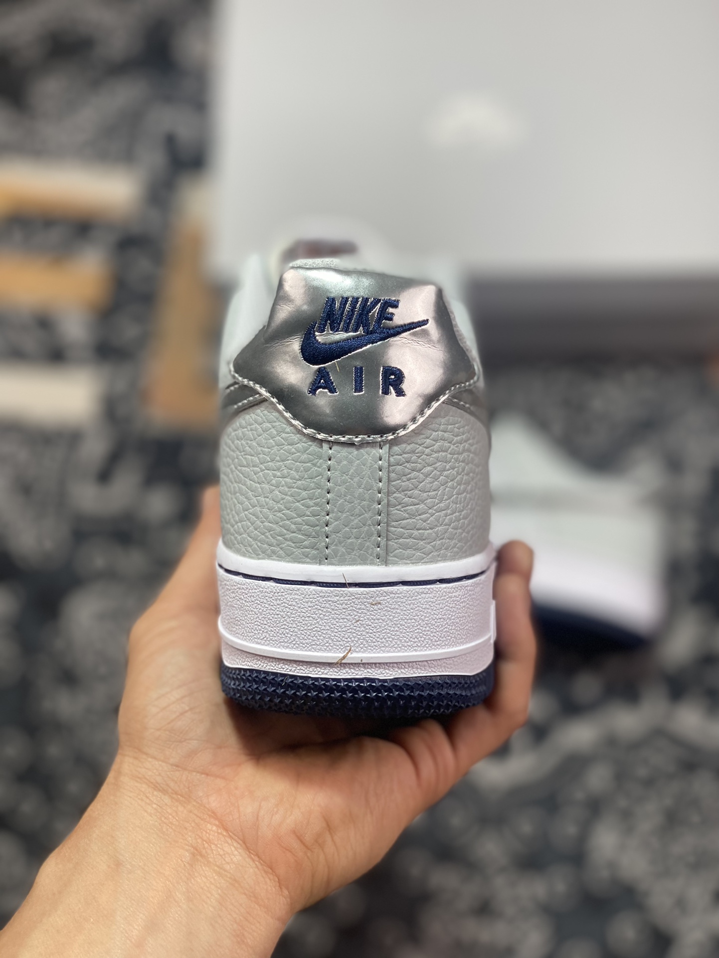 Nike Wmns Air Force 1'07 Low GS ”White Aura” Air Force One Sneakers ”Leather Light Gray Silver Hook” CT3839-004