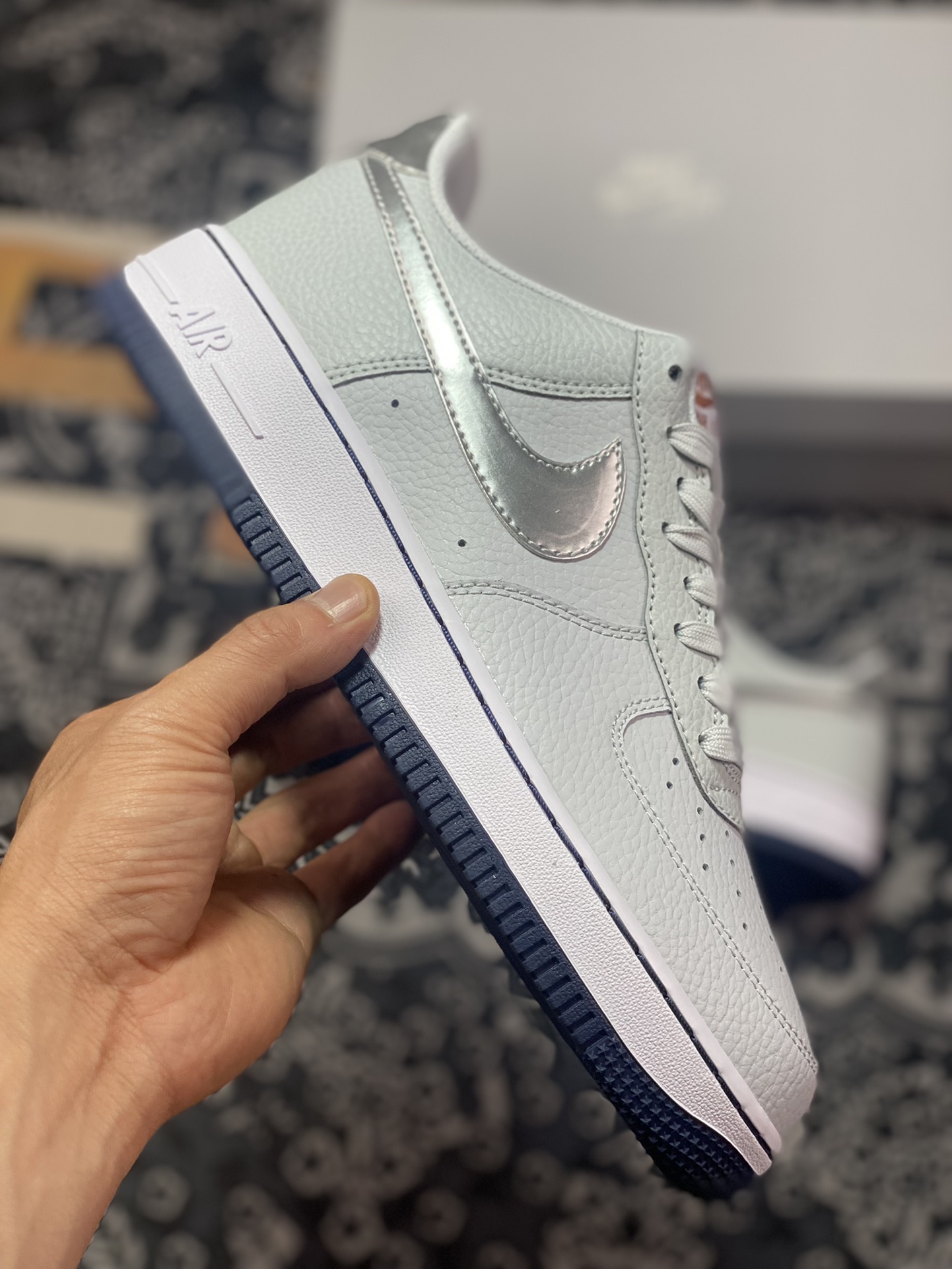 Nike Wmns Air Force 1'07 Low GS ”White Aura” Air Force One Sneakers ”Leather Light Gray Silver Hook” CT3839-004