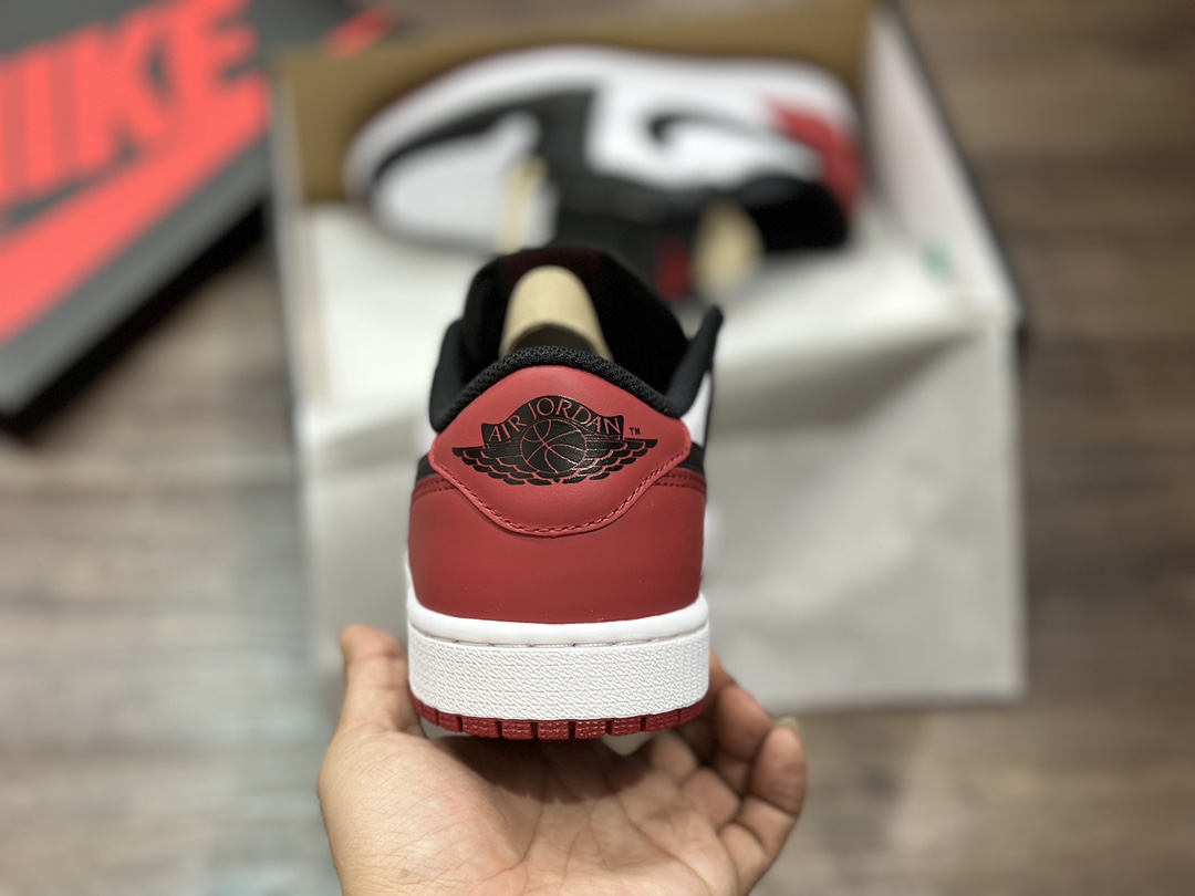 320 Air Jordan 1 Low aj1 乔1黑脚趾 低帮篮球鞋  CZ0790-106