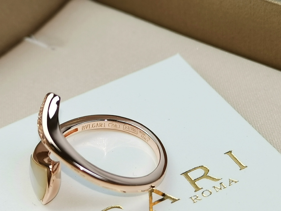 Title: BVLGARI P225 Black Manau Beige Fan Ring Description Summary: BVLGARI’s P225 ring features a black manau beige fan design, embodying elegance and - 图片 5
