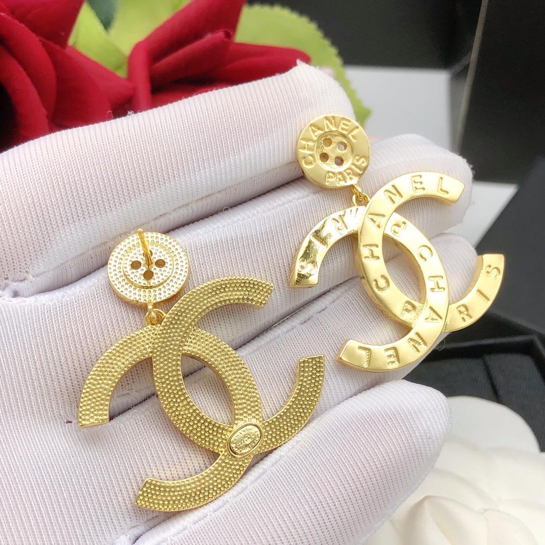CHANEL 新品 小香纽扣双c耳钉 品质,专柜开模,专柜同黄铜材质 4