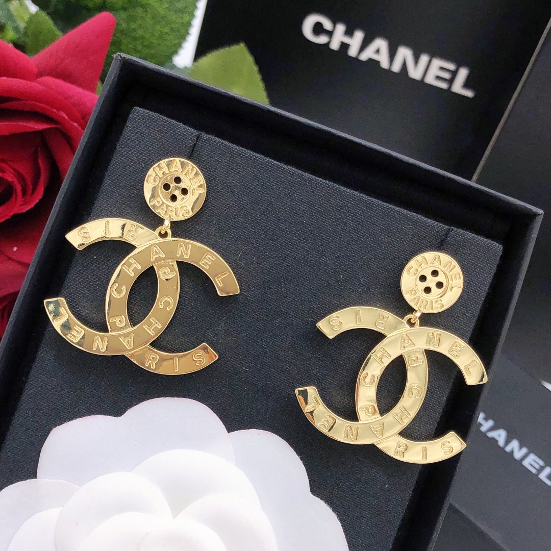 CHANEL 新品 小香纽扣双c耳钉 品质,专柜开模,专柜同黄铜材质 2
