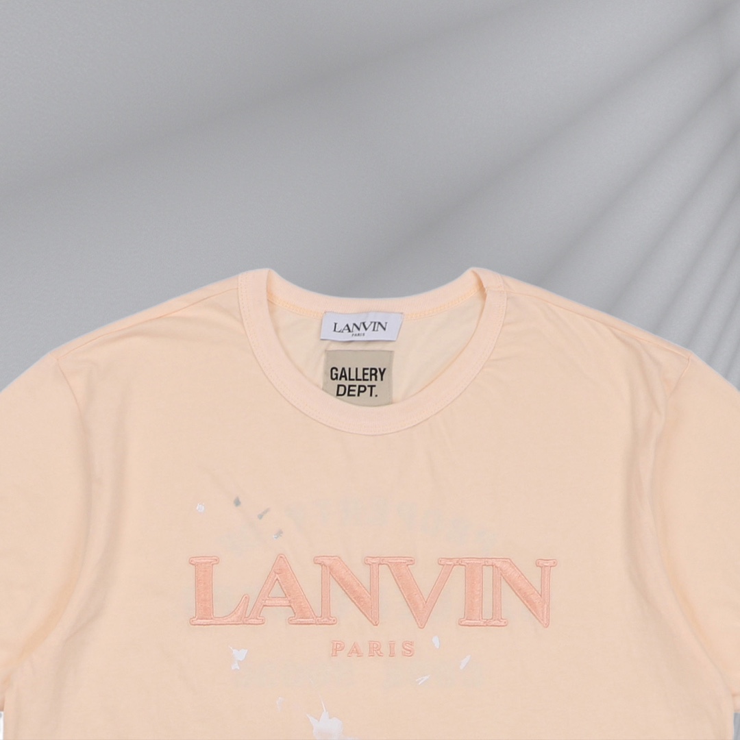 Lanvin x Gallery Dept联名 23ss 粉米色泼墨手绘字母刺绣短袖