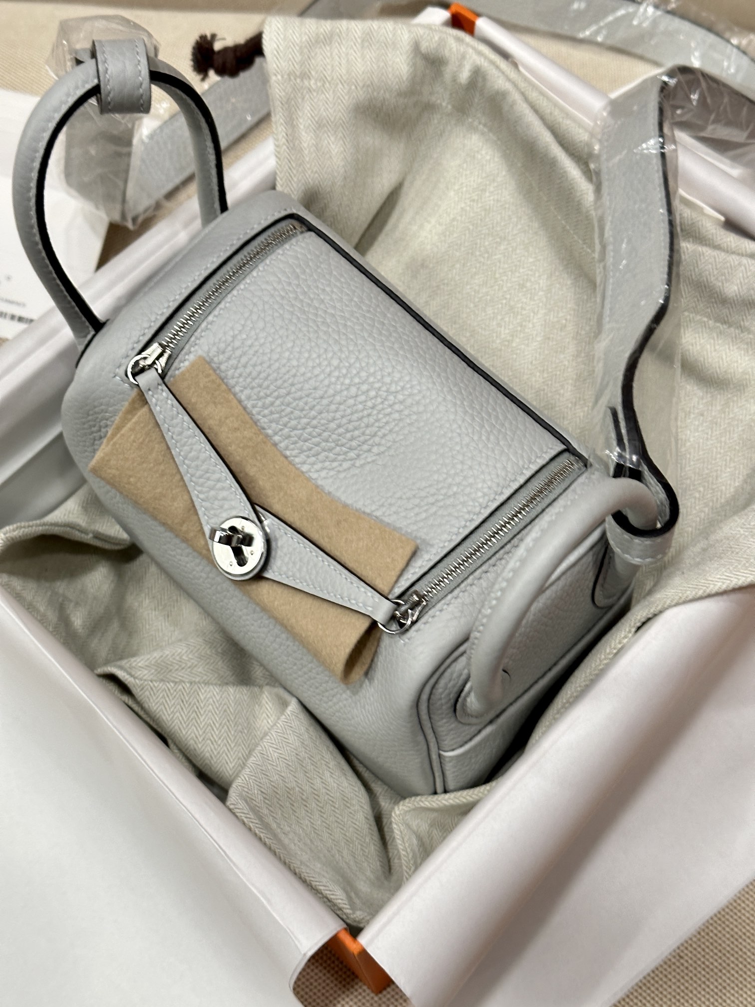Hermes Lindy 26 Blue Pale 26cm crossbody everyday