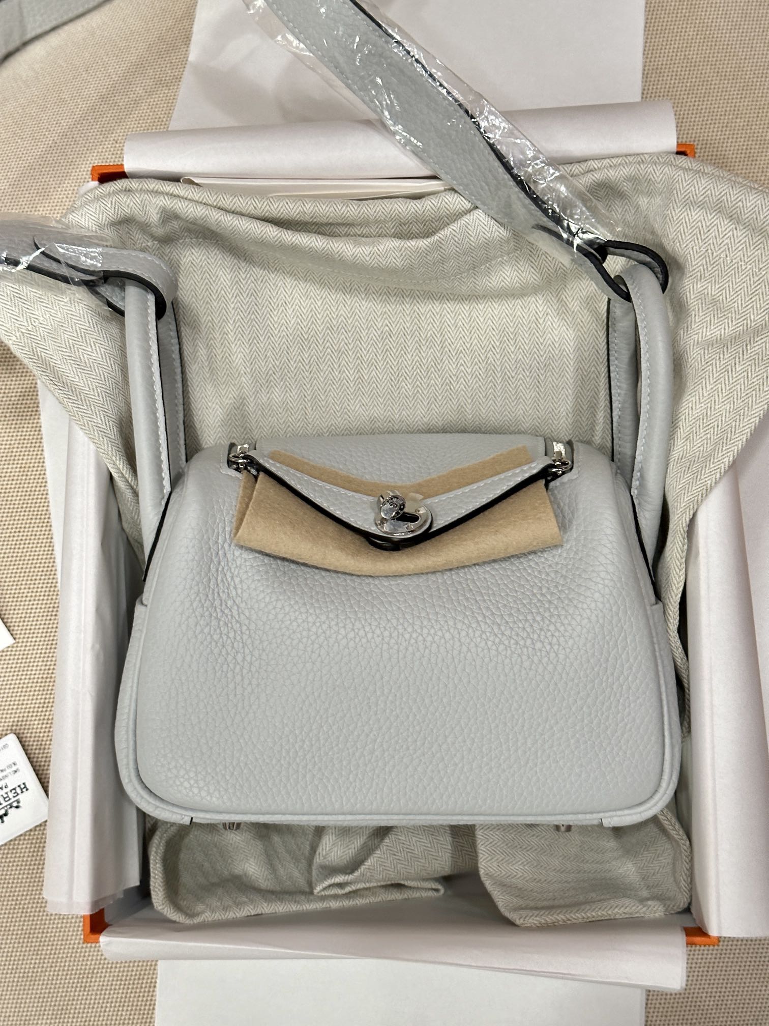 Hermes Lindy 26 Blue Pale 26cm crossbody everyday