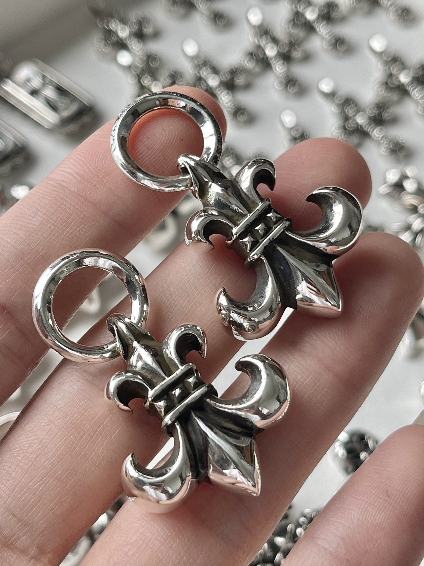 Chrome Hearts 克罗心 大号童军花 皮绳项链