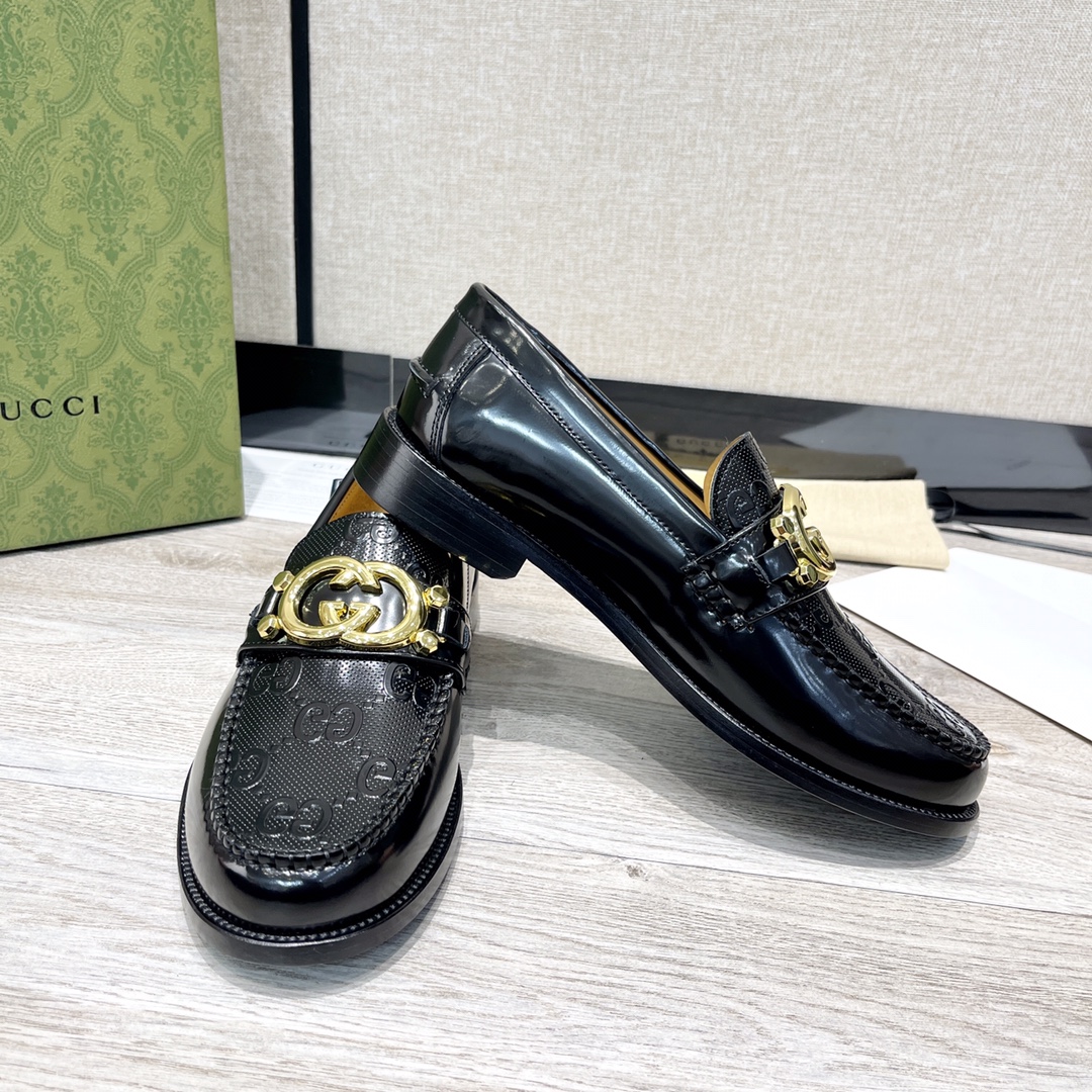 GUCCI 男士互扣式双G扣乐福鞋 - 輝く黒革の洗練
