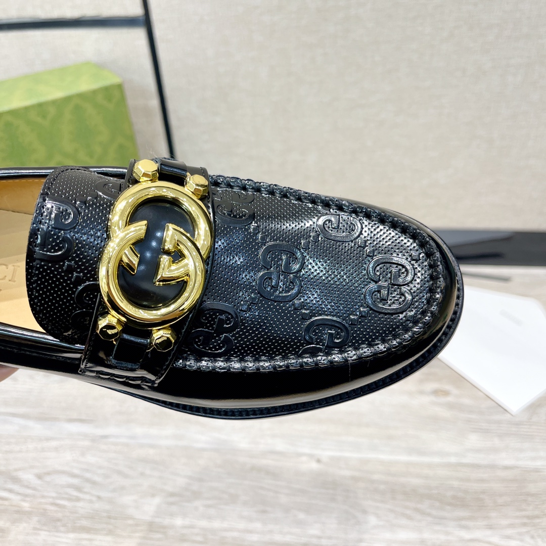 GUCCI 男士互扣式双G扣乐福鞋 - 輝く黒革の洗練