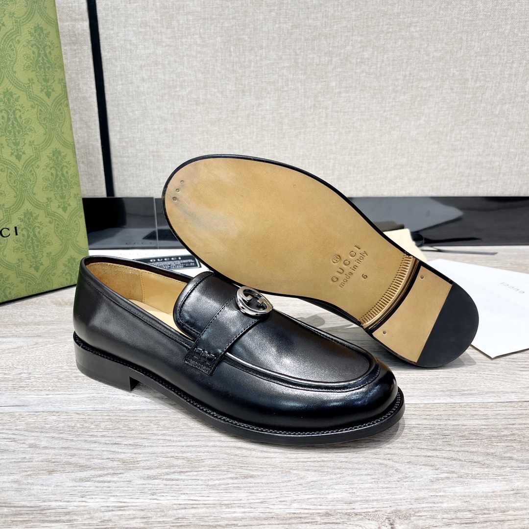 GUCCI メンズ ダブルGローファー 革靴 高級感あふれるデザイン