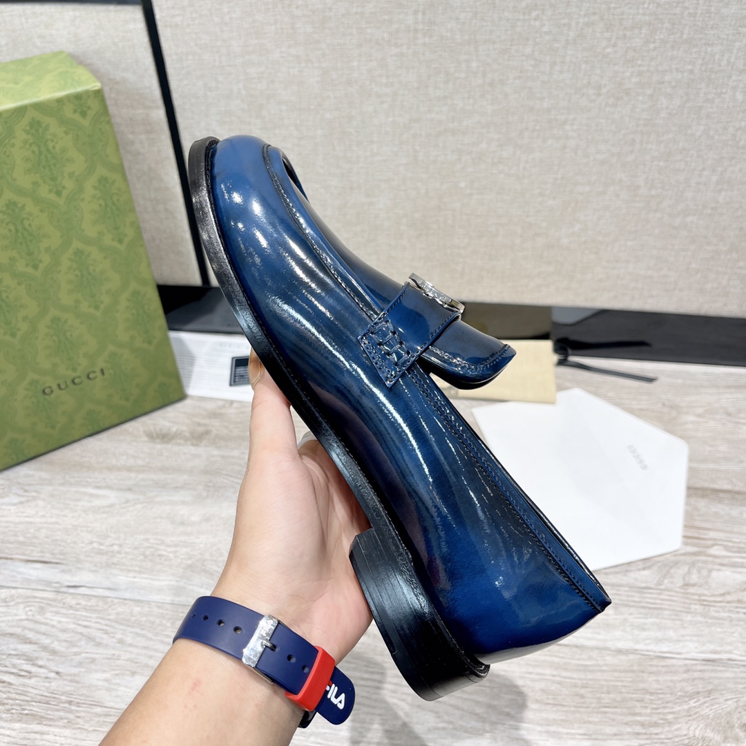 GUCCI 男士双G扣乐福鞋 - 高級牛皮使用の快適なデザイン