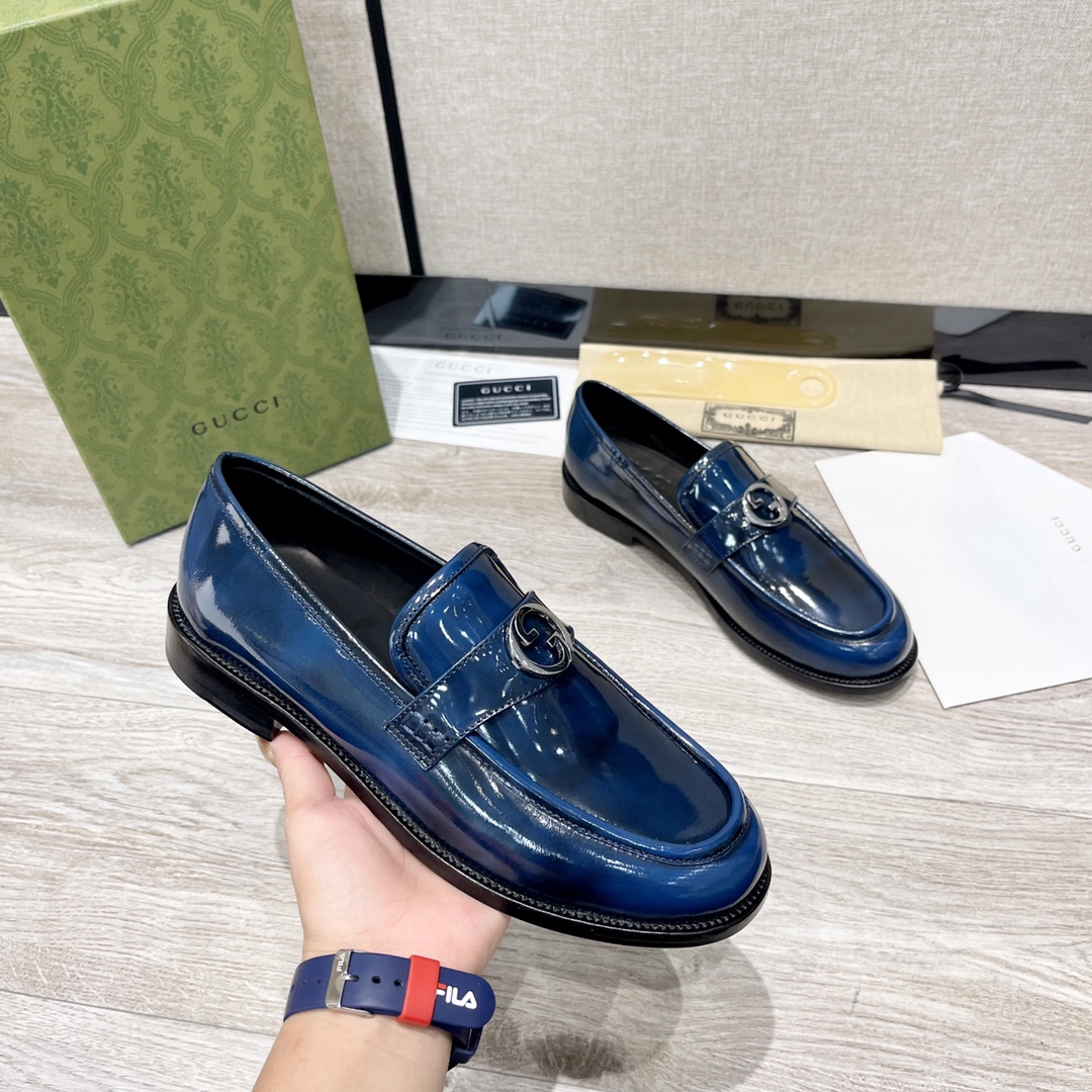 GUCCI 男士双G扣乐福鞋 - 高級牛皮使用の快適なデザイン