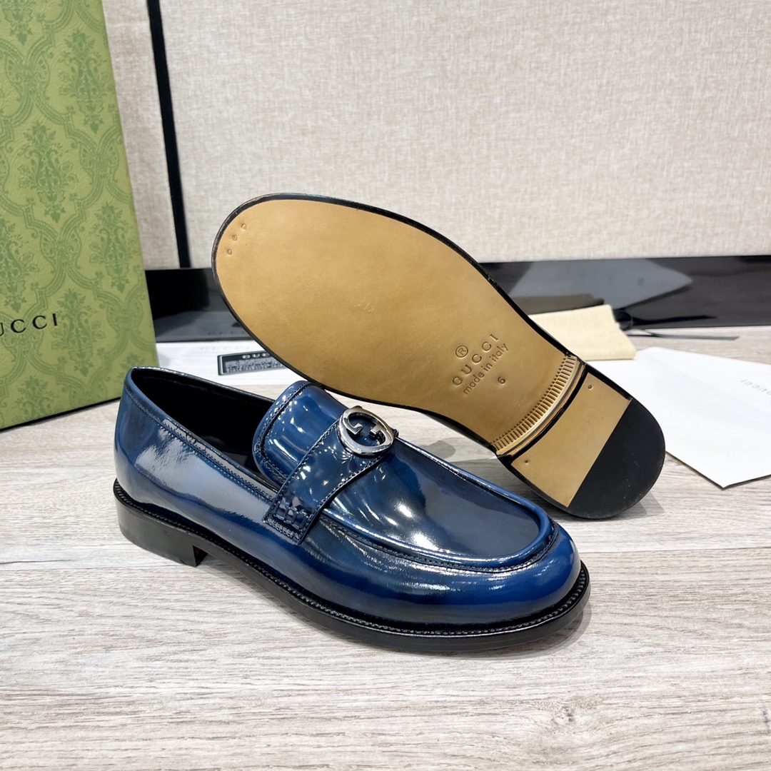 GUCCI 男士双G扣乐福鞋 - 高級牛皮使用の快適なデザイン