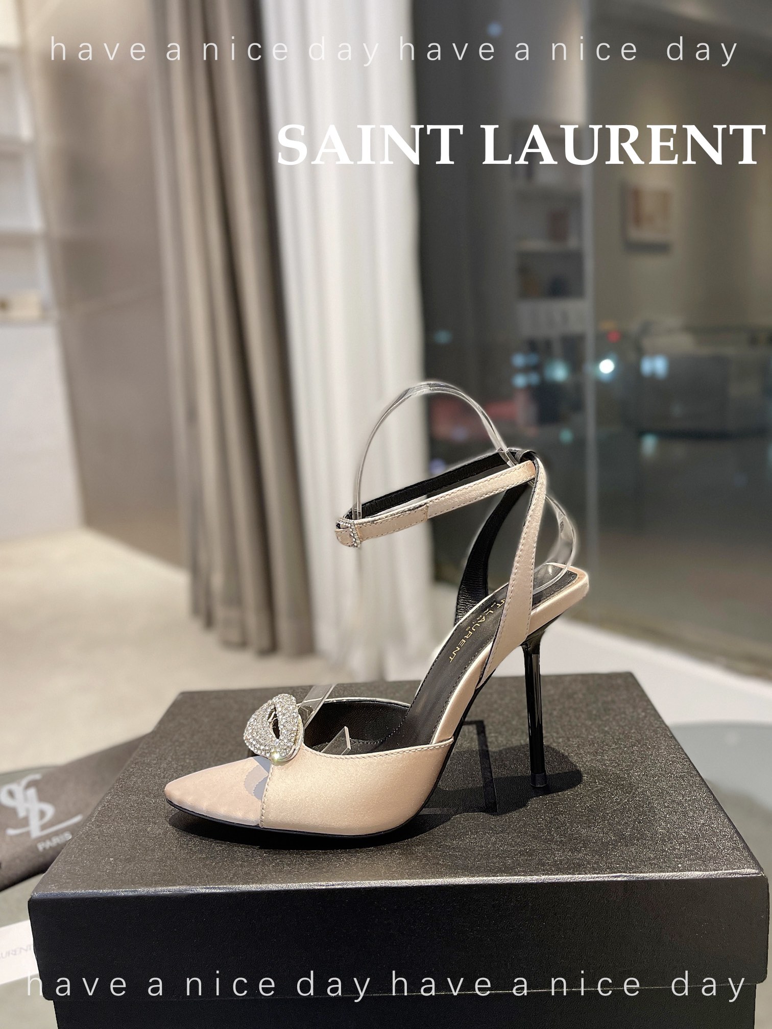 最新SAINTLAURENT尖头绉缎