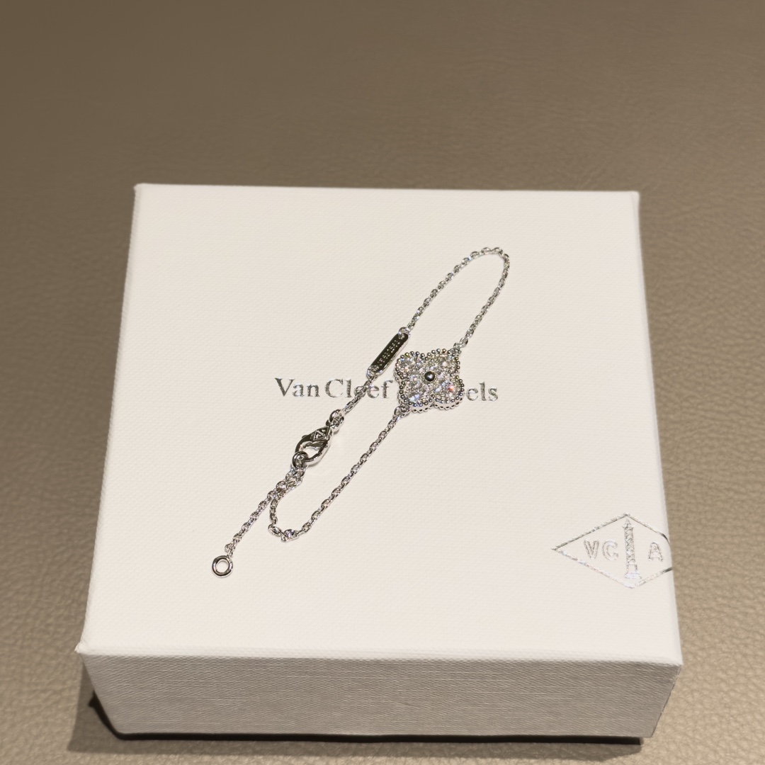 China Replica VCA Jewelry VCAES0404-2177