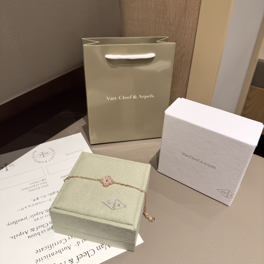 China Replica VCA Jewelry VCAES0404-2177