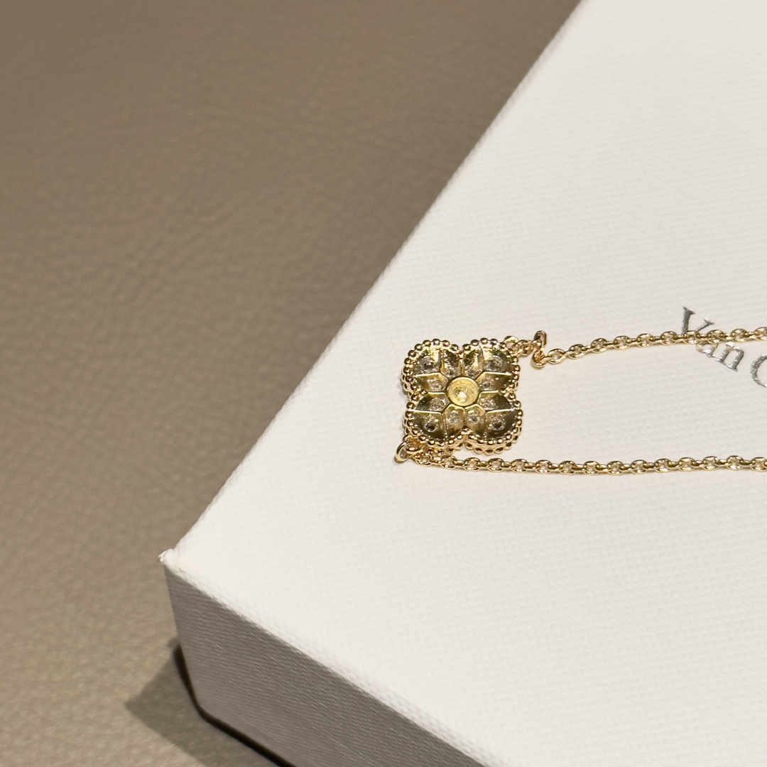 China Replica VCA Jewelry VCAES0404-2177