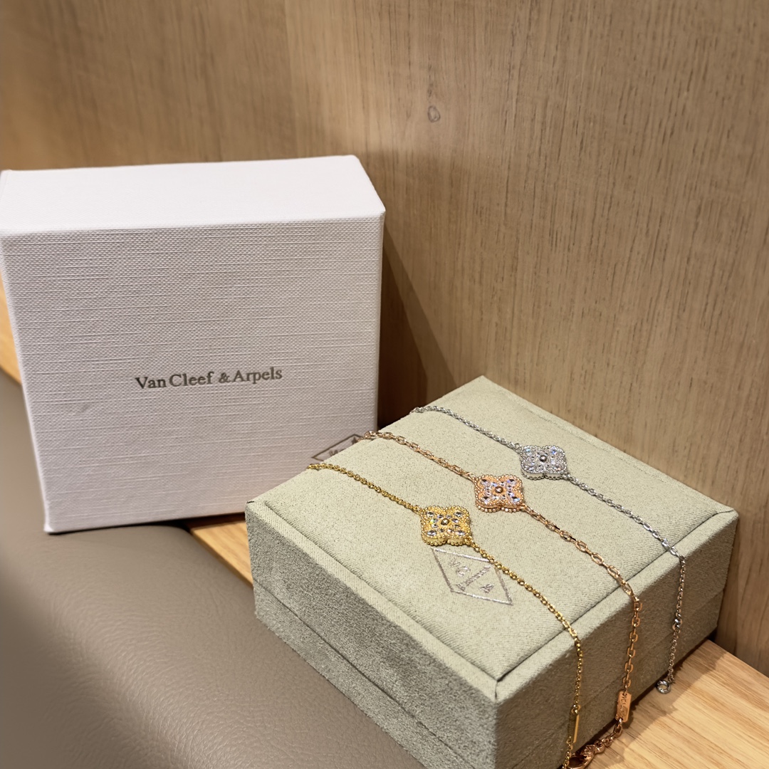 China Replica VCA Jewelry VCAES0404-2177