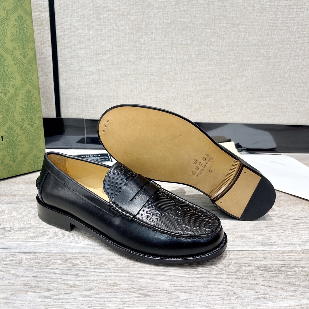 GUCCI 男性用ダブルGローファーシューズ - 高級牛革製