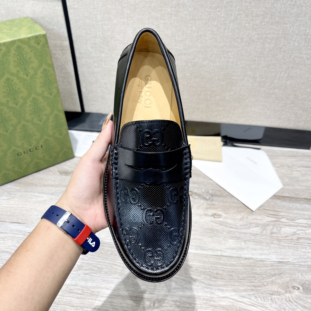 GUCCI 男性用ダブルGローファーシューズ - 高級牛革製