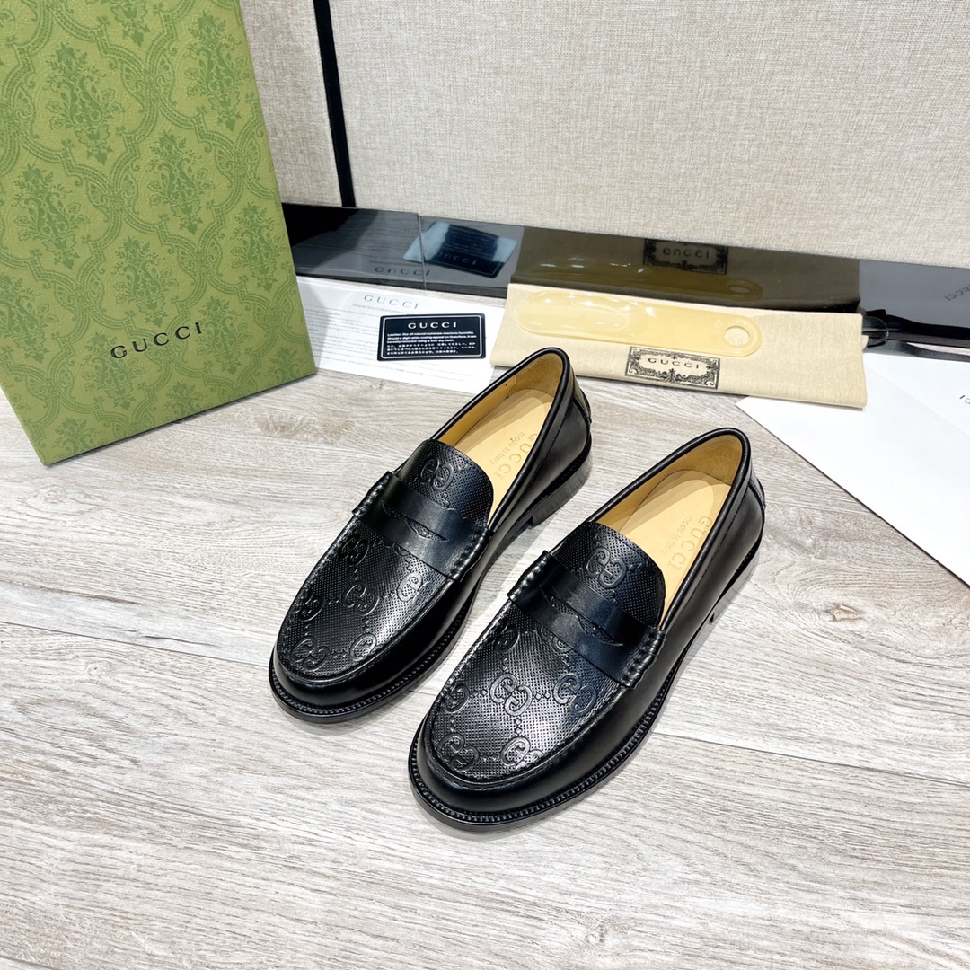 GUCCI 男性用ダブルGローファーシューズ - 高級牛革製