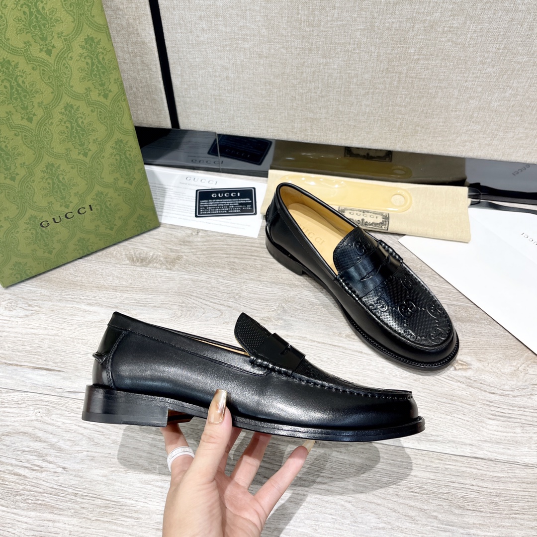 GUCCI 男性用ダブルGローファーシューズ - 高級牛革製