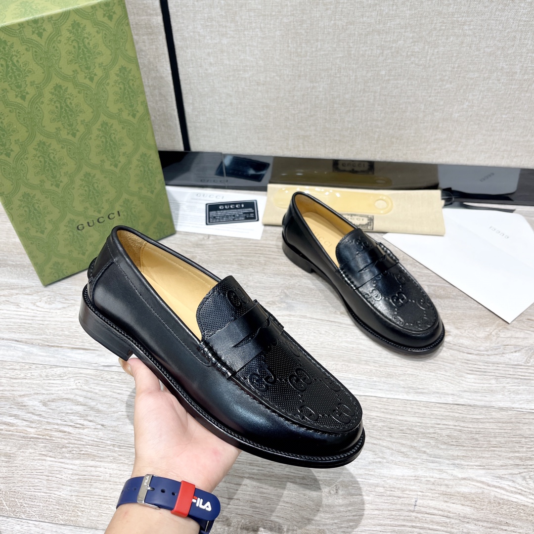 GUCCI 男性用ダブルGローファーシューズ - 高級牛革製