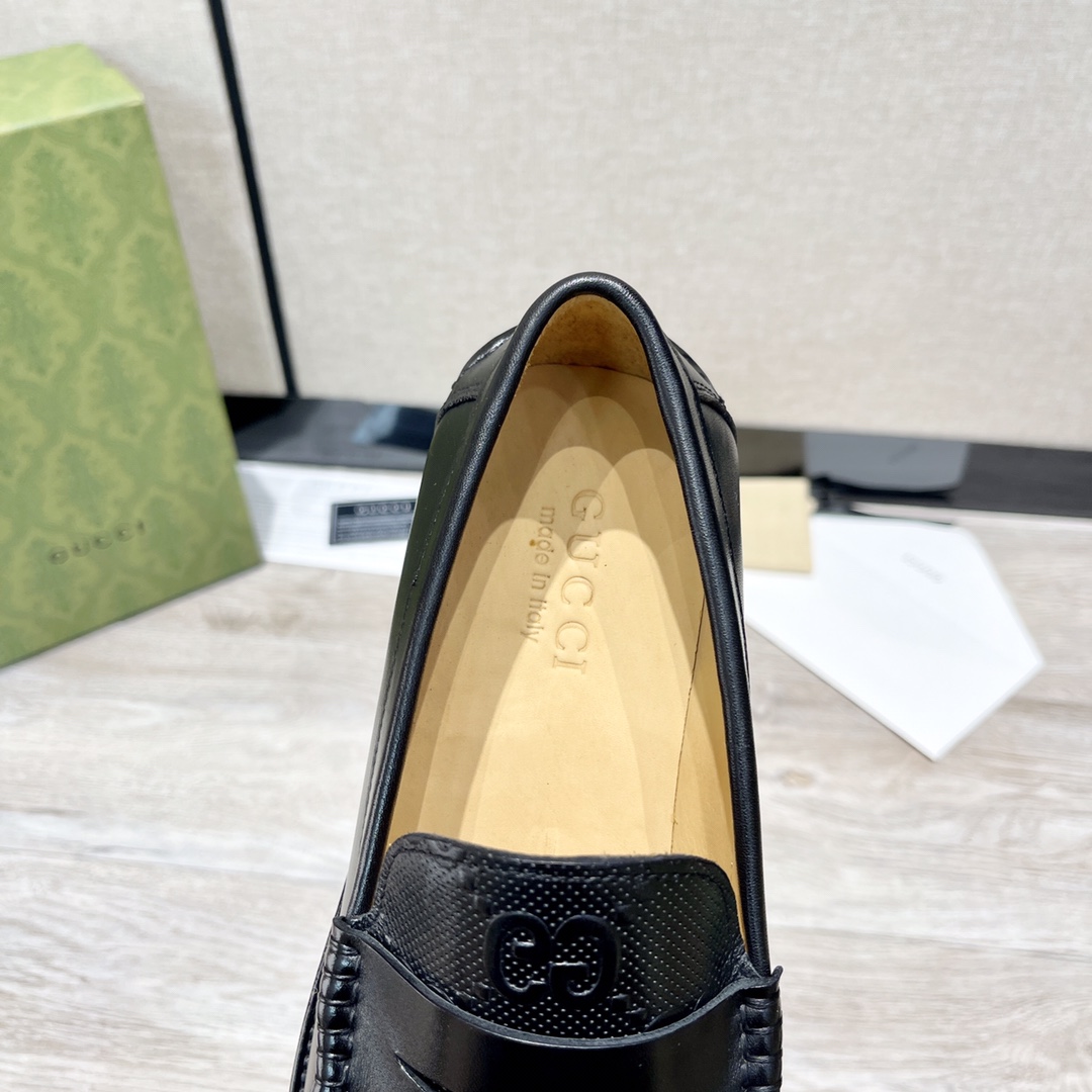 GUCCI 男性用ダブルGローファーシューズ - 高級牛革製