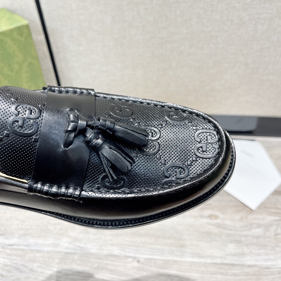 GUCCI 男士互扣式双G扣乐福鞋 - インポート牛皮使用の快適デザイン