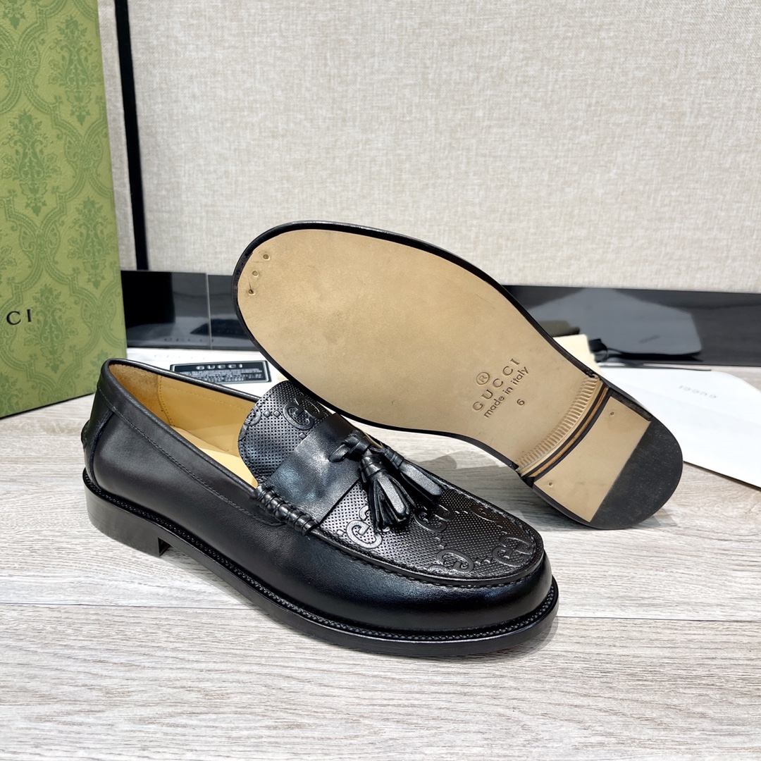 GUCCI 男士互扣式双G扣乐福鞋 - インポート牛皮使用の快適デザイン