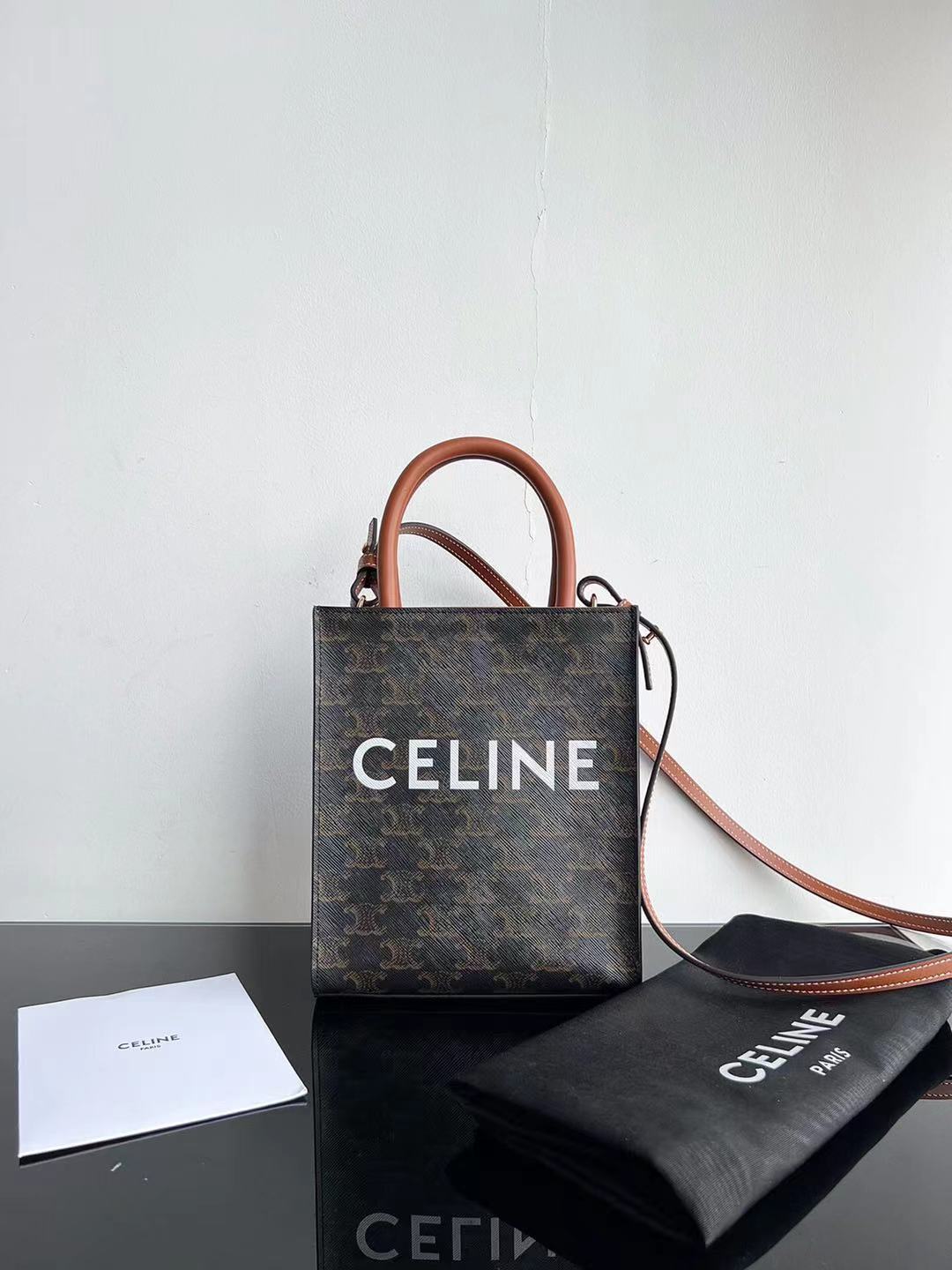 Top-quality original leather Celine CABAS TRIOMPHE ~ Tote white floral fabric MiNi vertical handbag, inside slip pocket, adjustable and detachabl