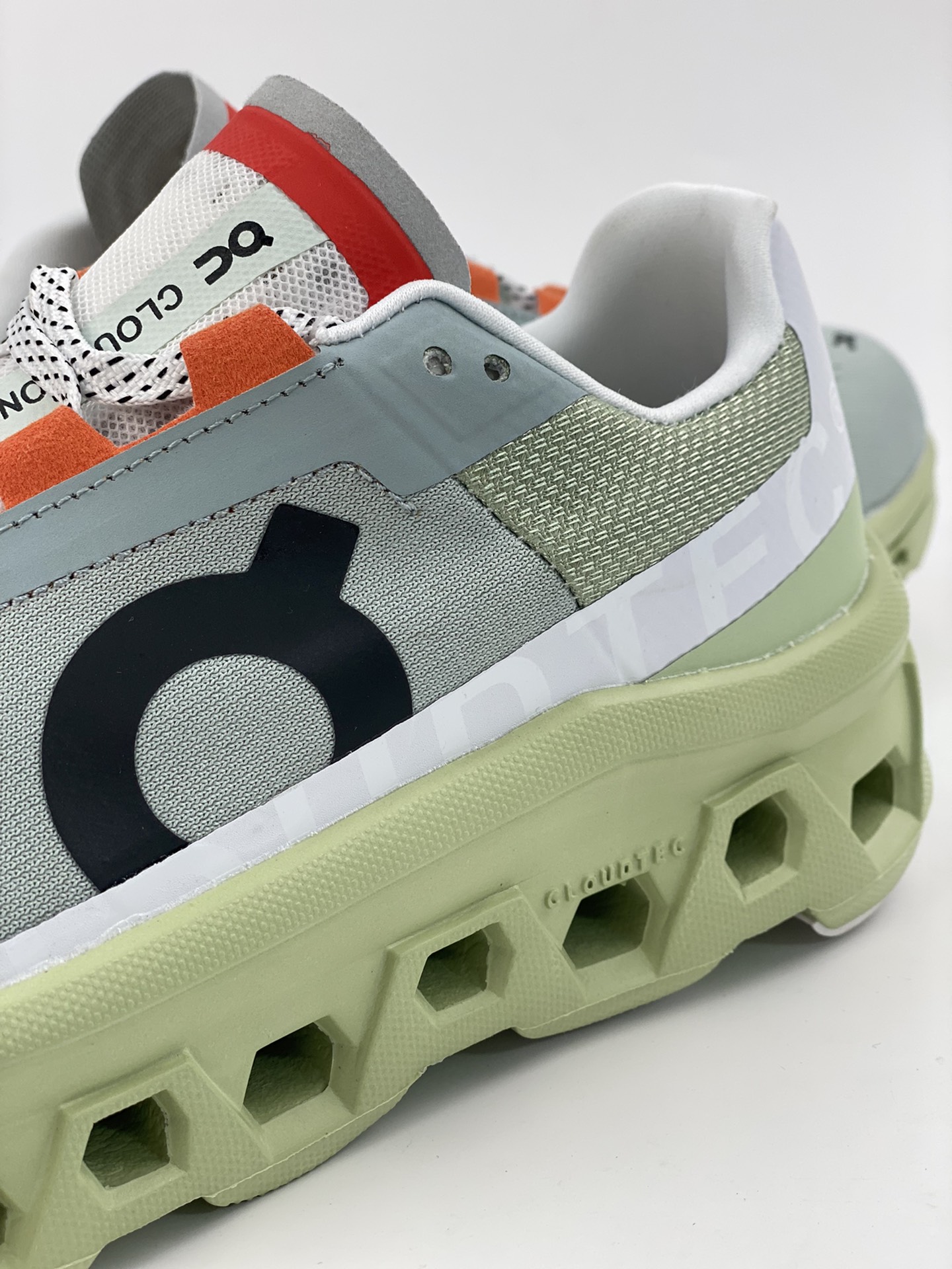 On Cloudmonster Glacier Grey Green is a tennis-inspired sports casual shoe.