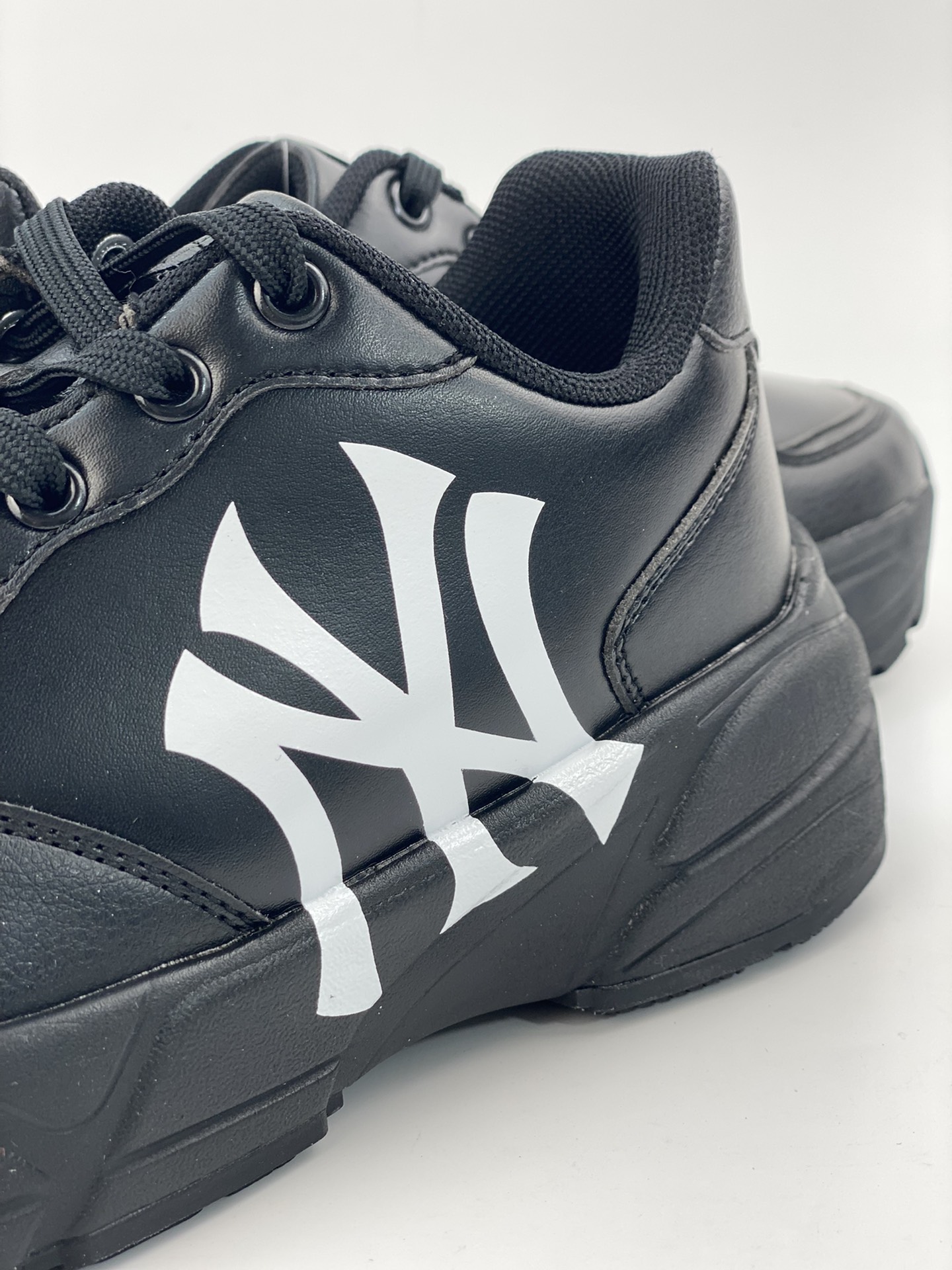 MLB Chunky Dia Monogram Retro Printed Daddy Shoes MLBS-0003