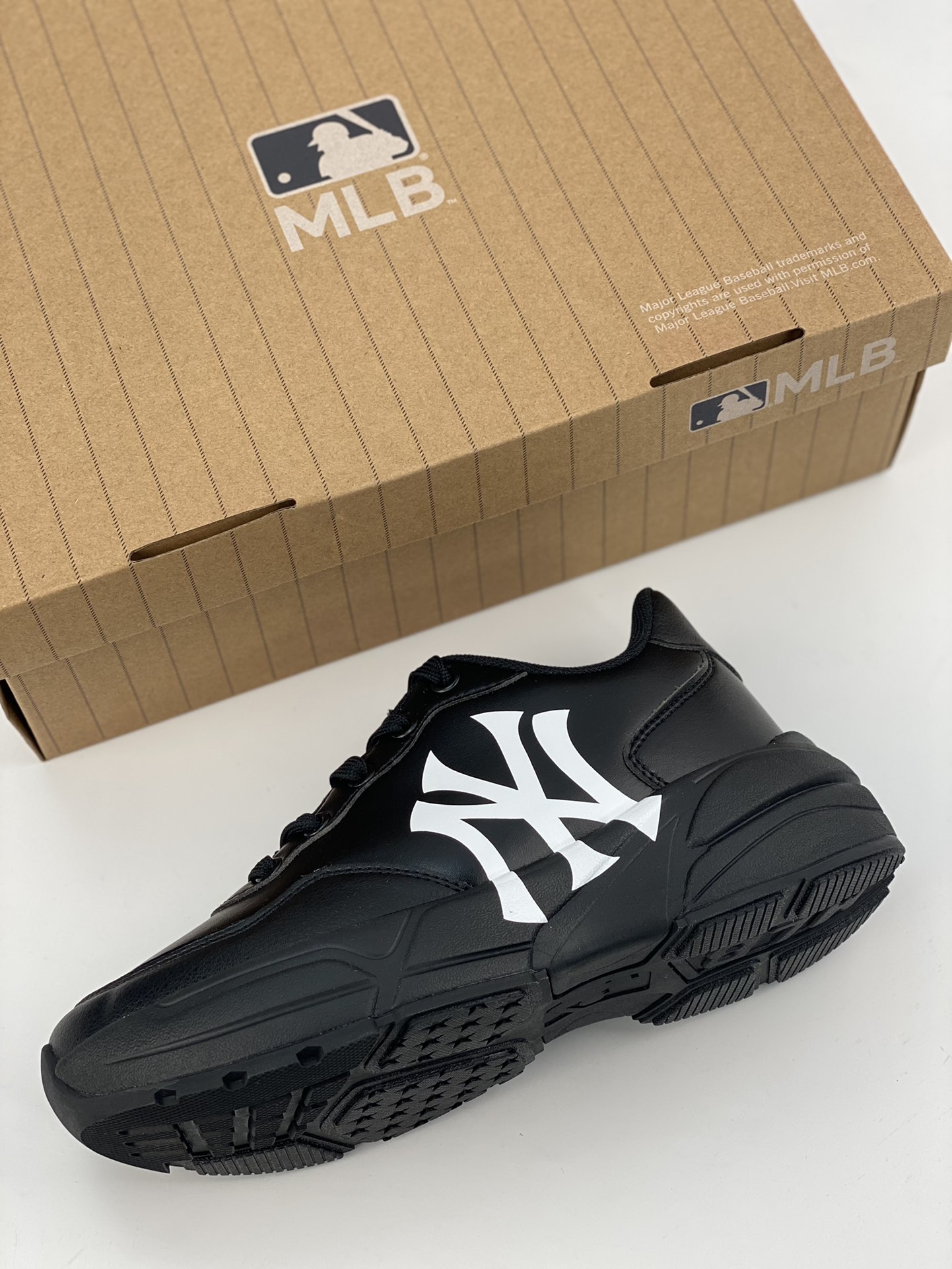 MLB Chunky Dia Monogram Retro Printed Daddy Shoes MLBS-0003