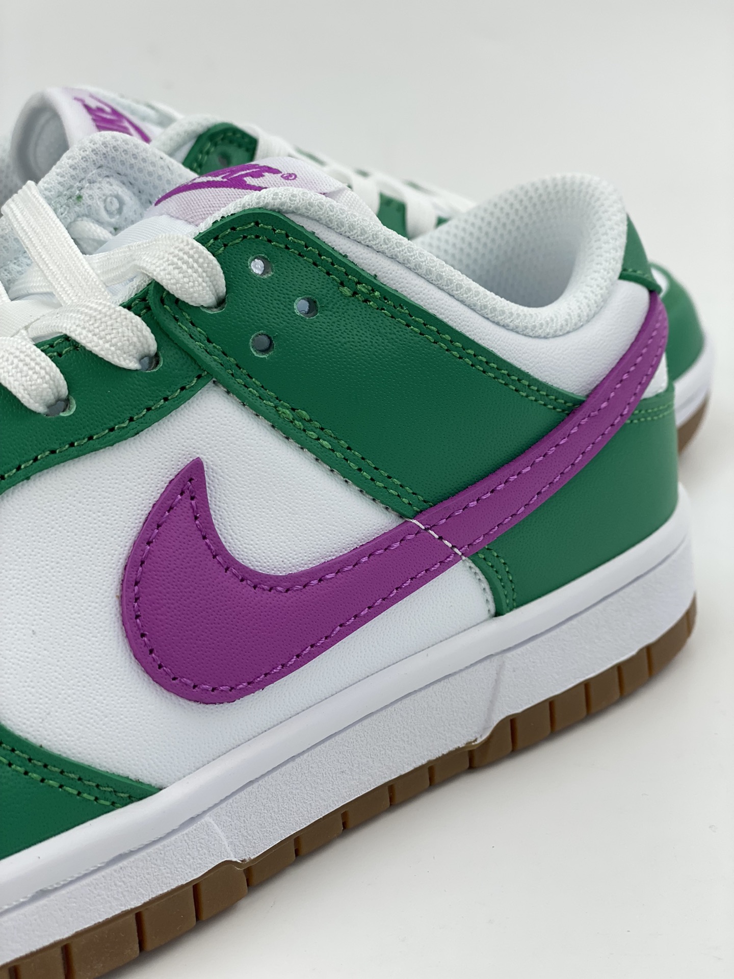 Nike SB Dunk Low White Green Buzz Lightyear FD9922-151