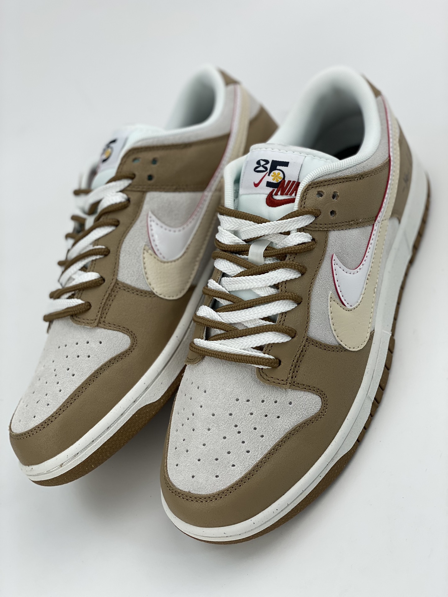 Nike SB Dunk Low Confession Graffiti DO9457-100