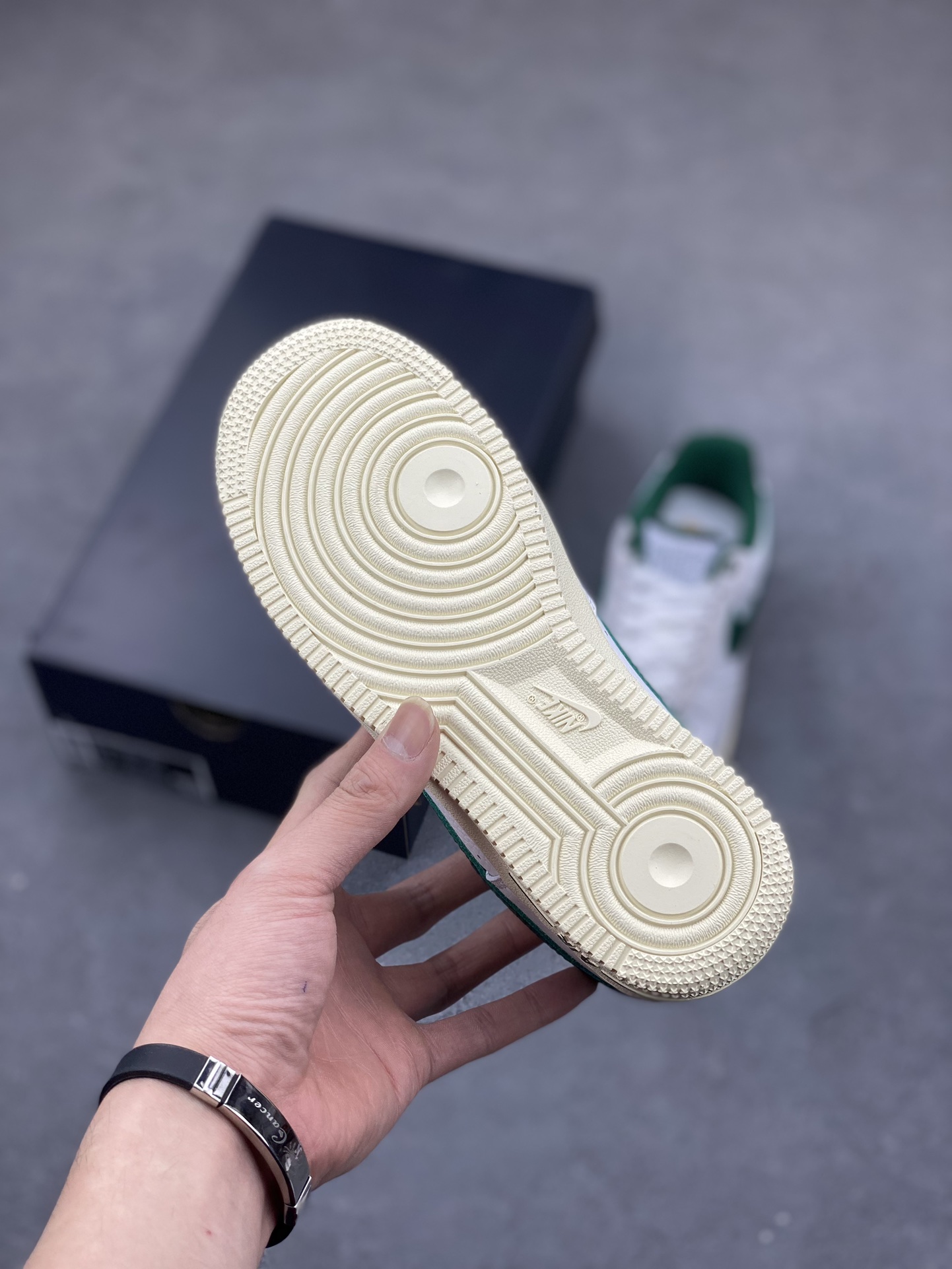 Nike Air Force 1 Low White Green Casual Sneakers DR0148-102 7 i1683829185 2557 5