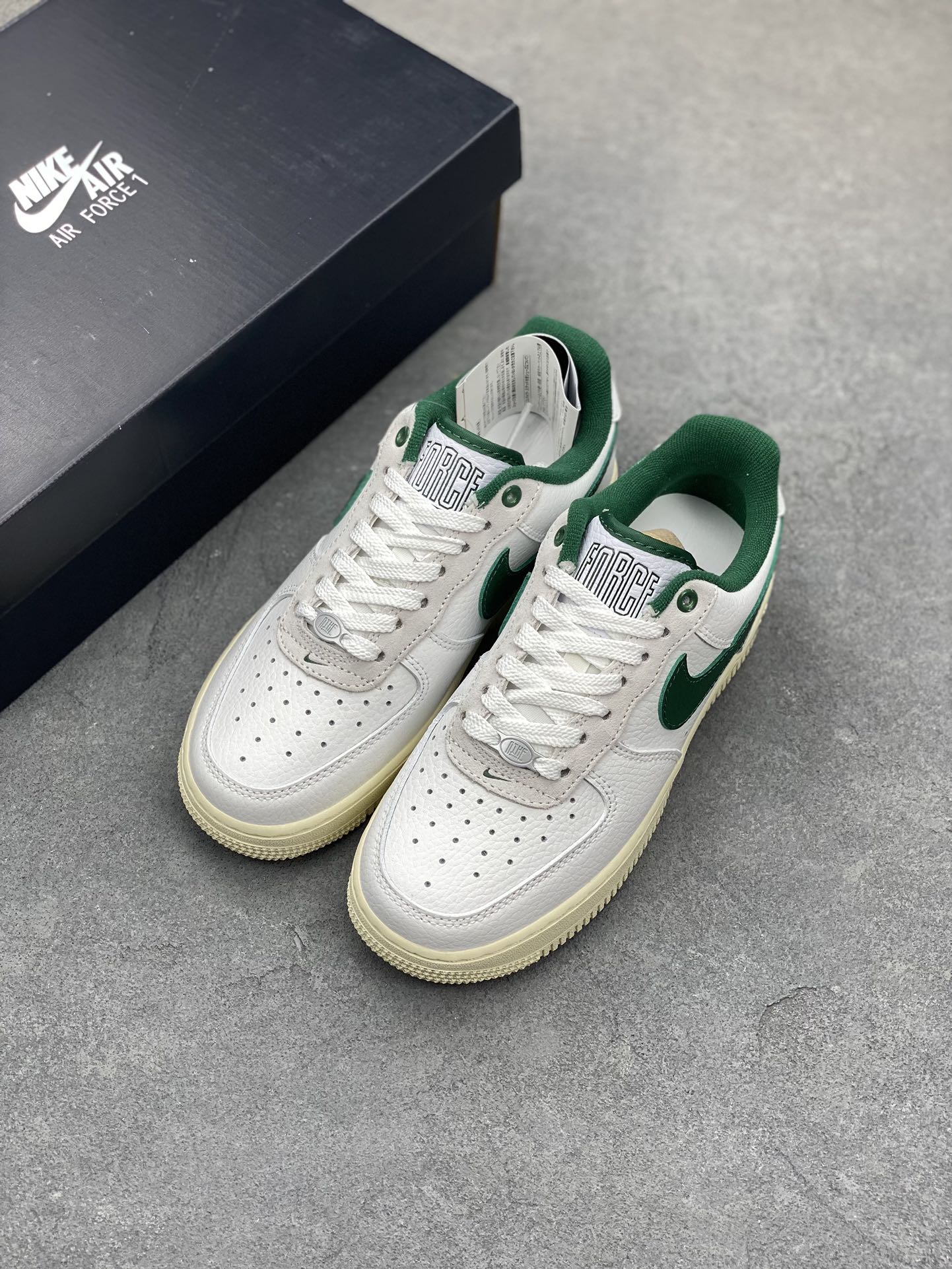 Nike Air Force 1 Low White Green Casual Sneakers DR0148-102 9 i1683829185 8045 7