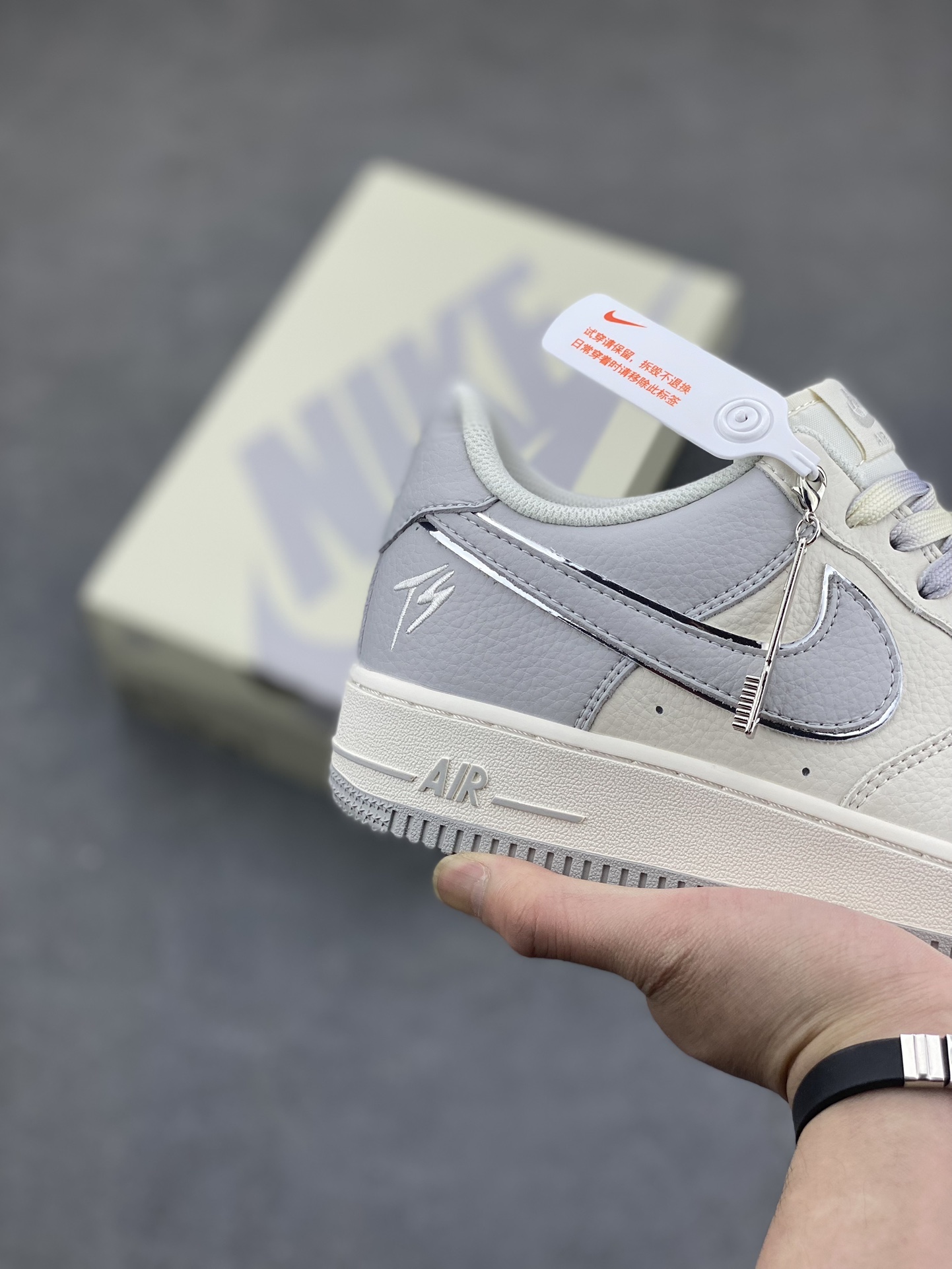 Nike Air Force 1 Low IO5636-888 Original Edition Sneakers 6 i1683829697 5004 4