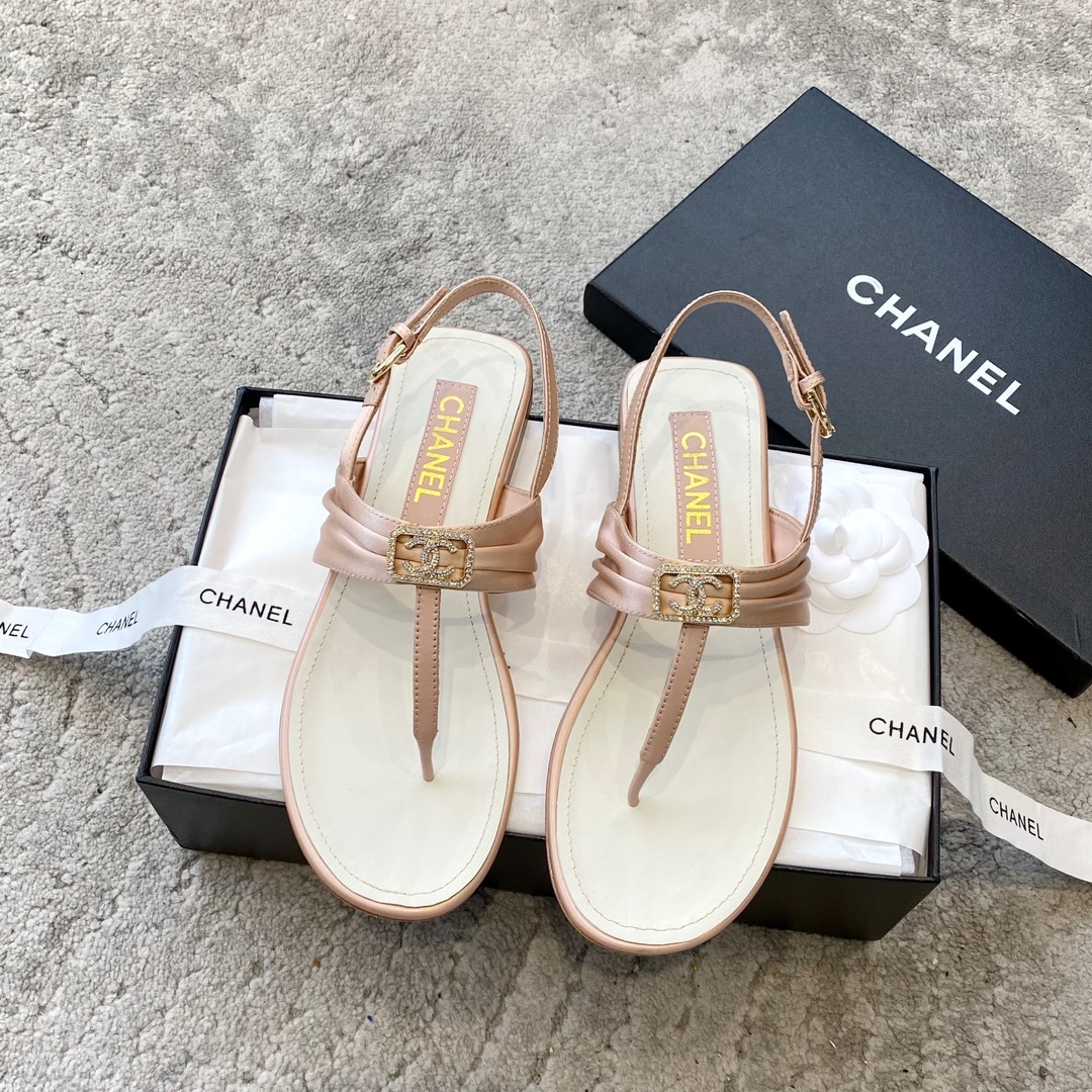 CHANEL тапкі з цялячай скуры, робяць ногі белымі, элегантны стыль