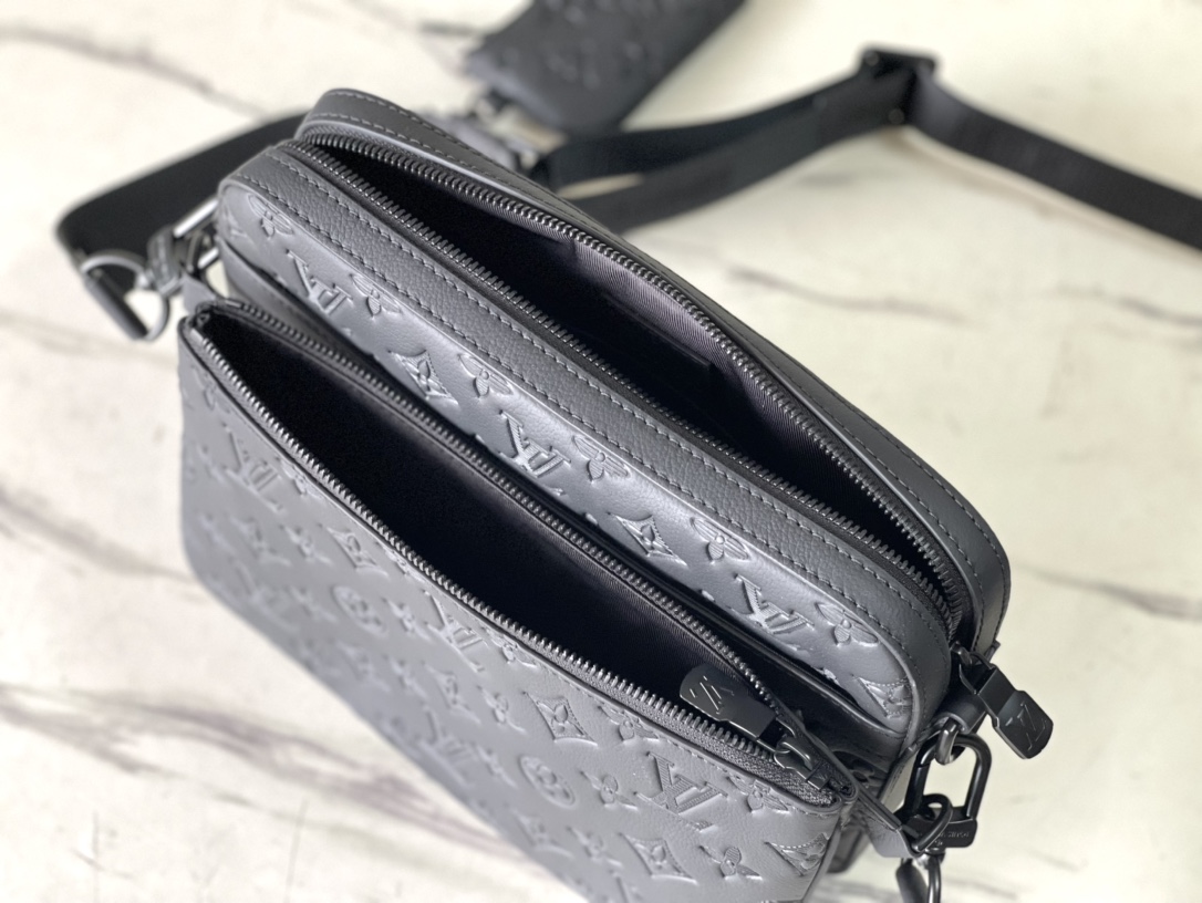 Discovery waist bag