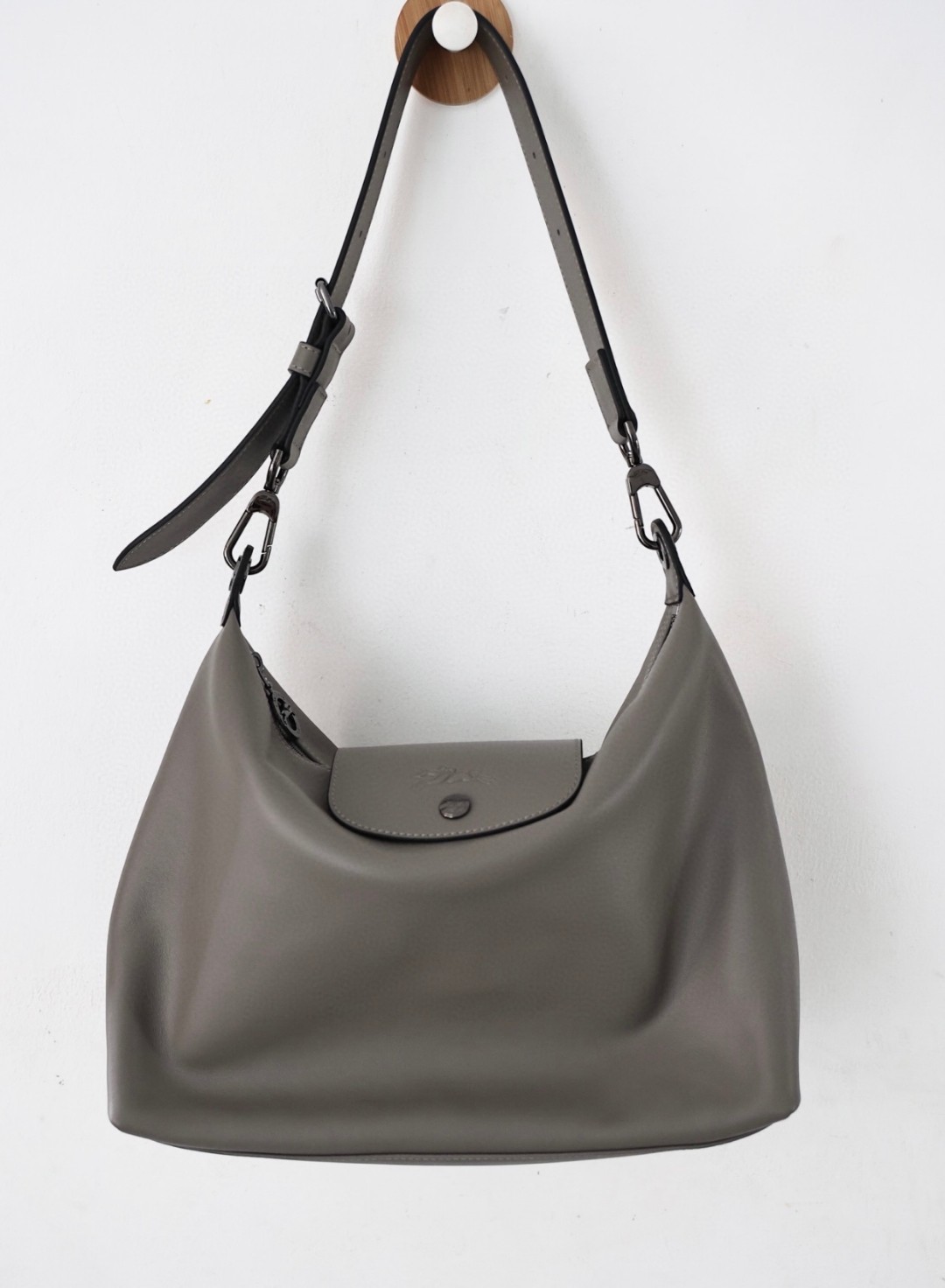 Longchamp Longxiang hobo bag original and authentic: fabric: imported cowhide, size 31.5*25*11cm