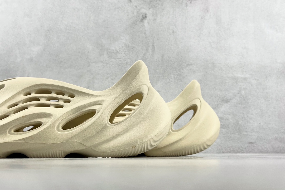 adidas originals Yeezy Foam Runner White FY4567